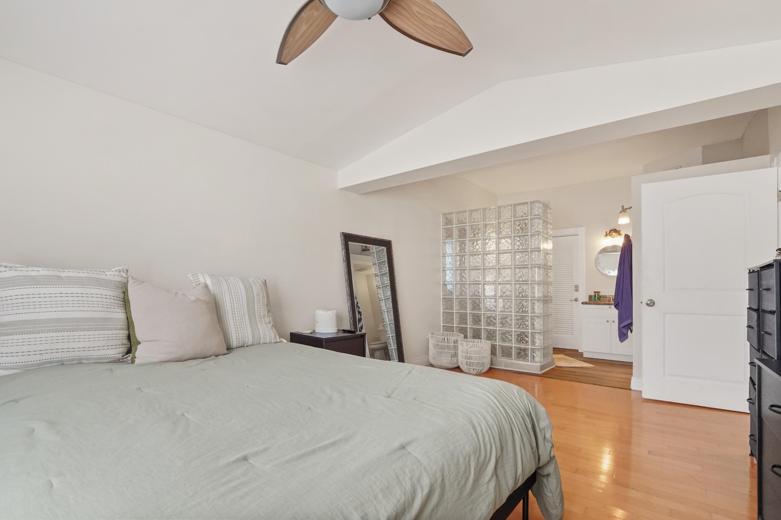 1401 NE 14th Street, Fort Lauderdale, FL 33304 — photo 12 of 36