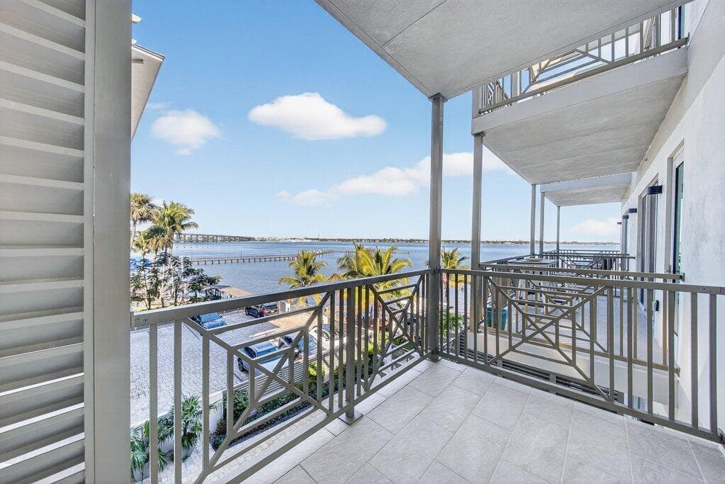 41 SW Seminole Street 304, Stuart, FL 34994 — photo 15 of 28