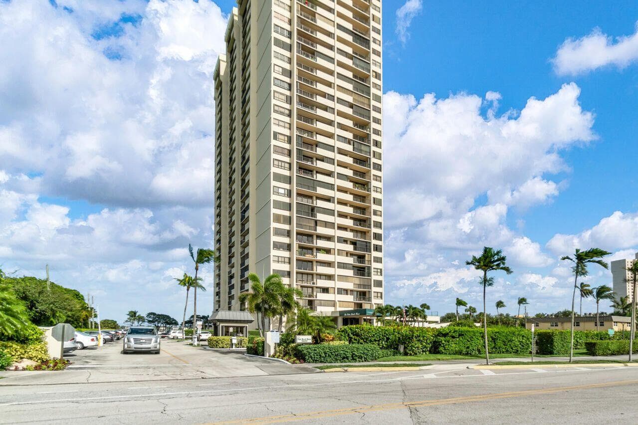 5600 N Flagler Drive 408, West Palm Beach, FL 33407 — photo 2 of 13