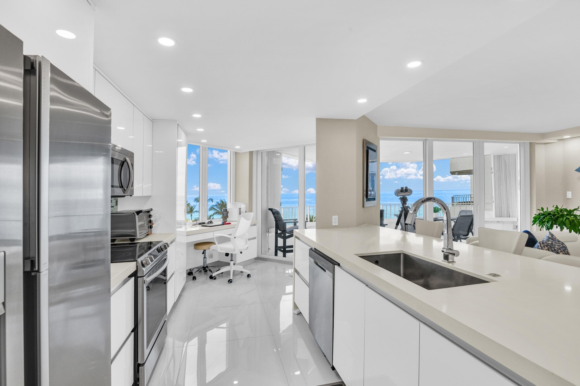 550 S Ocean Boulevard 605, Boca Raton, FL 33432 — photo 9 of 51