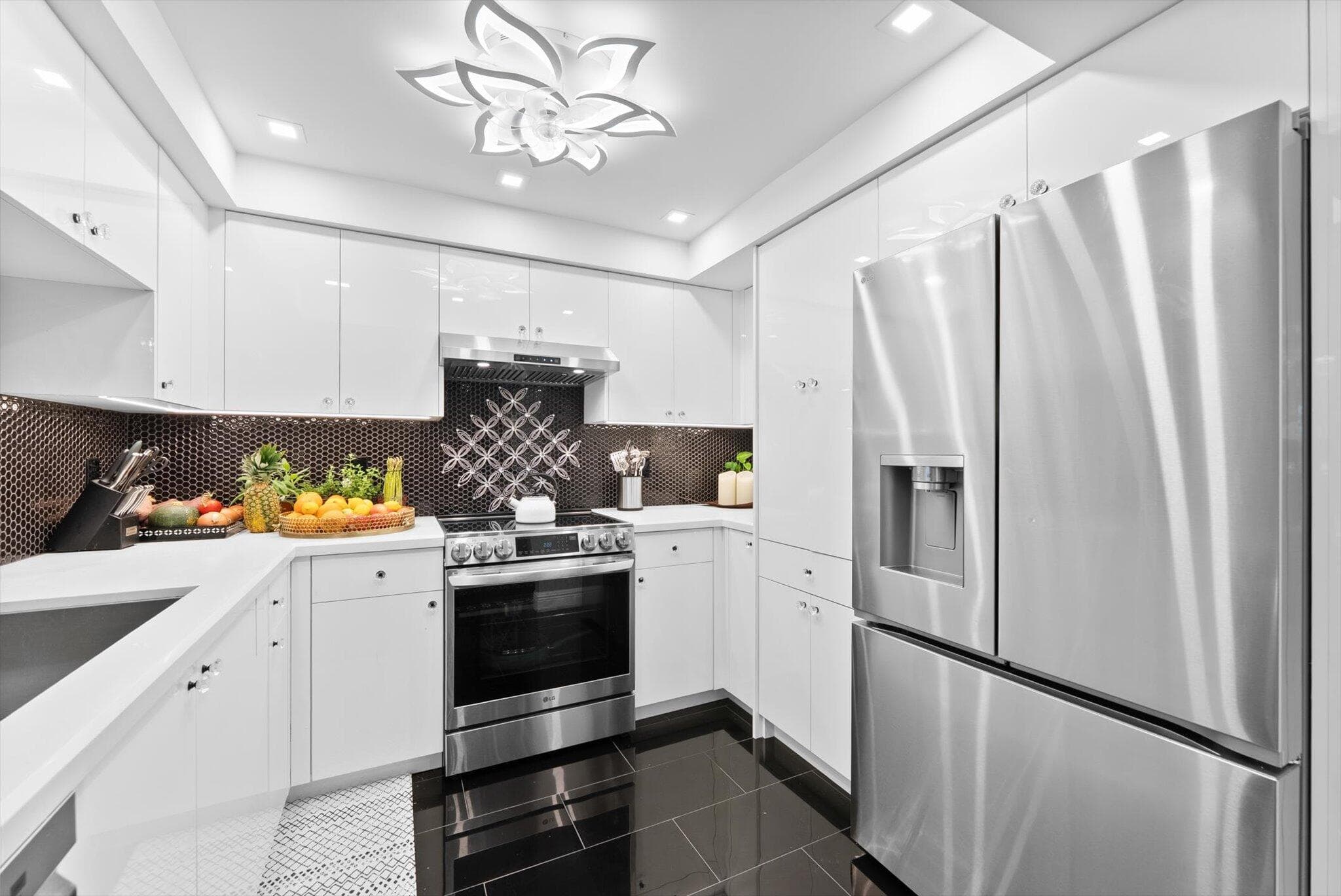 1160 N Federal Highway 221, Fort Lauderdale, FL 33304 — photo 16 of 62