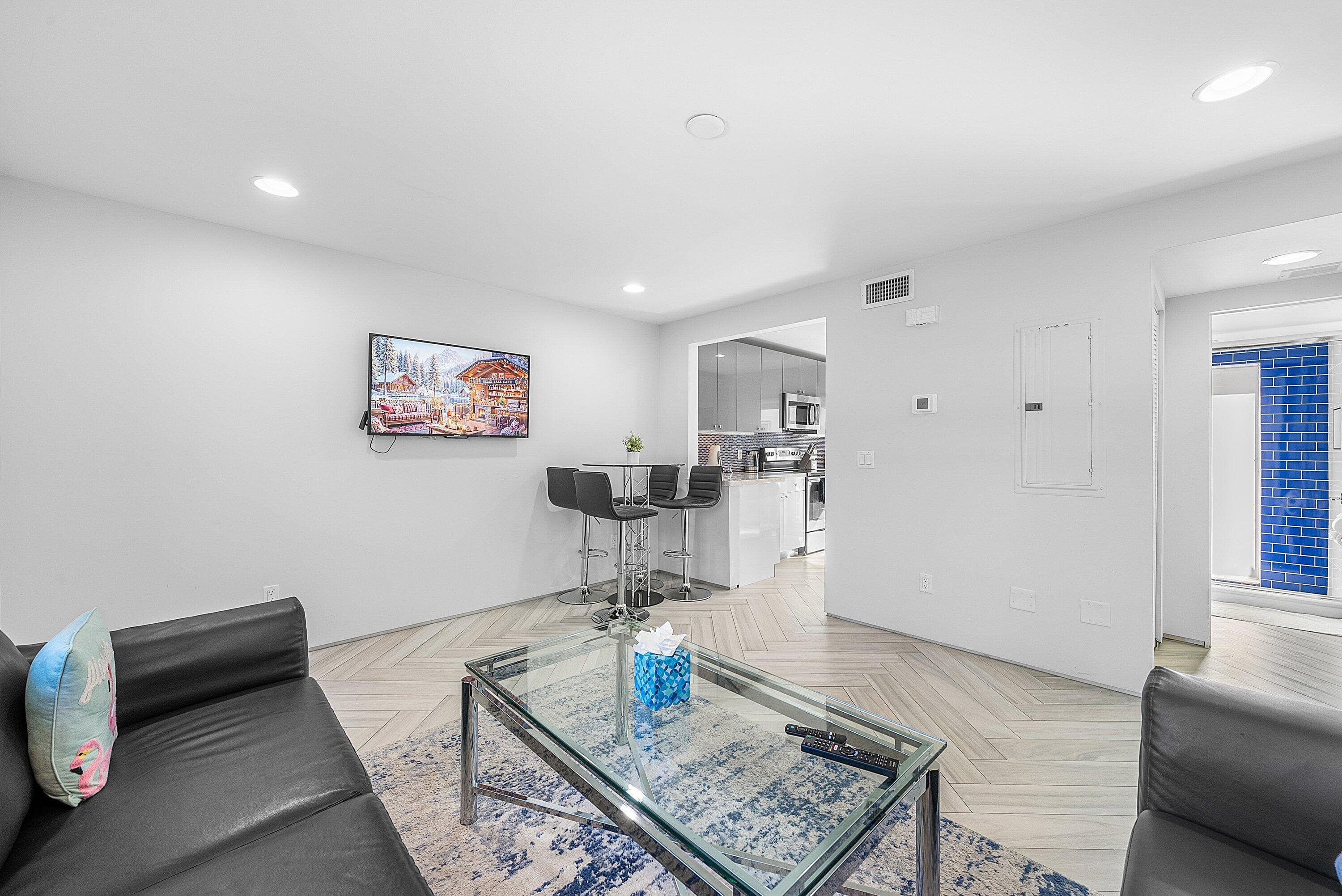 215 N Swinton Avenue, Delray Beach, FL 33444 — photo 10 of 50