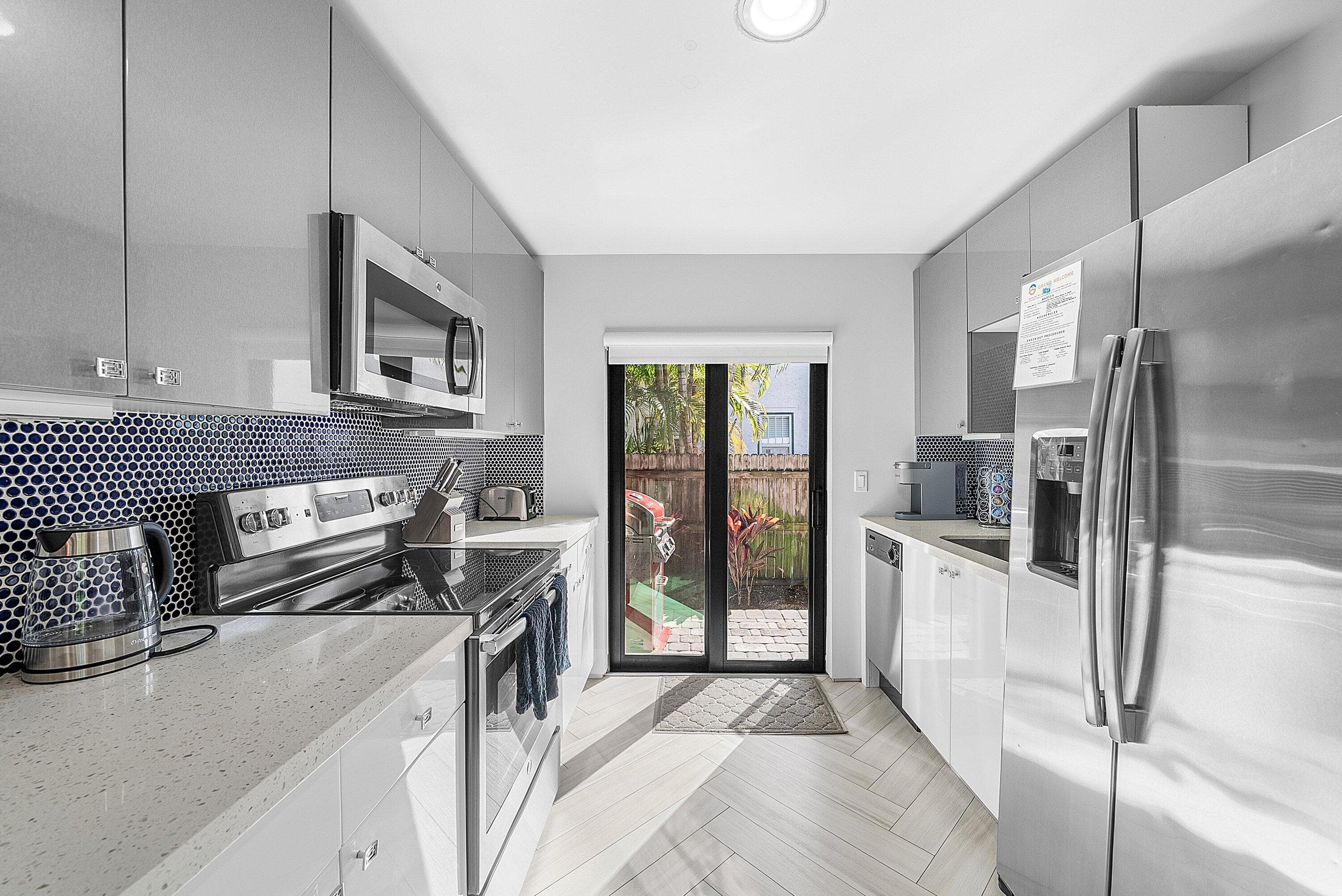 215 N Swinton Avenue, Delray Beach, FL 33444 — photo 12 of 50