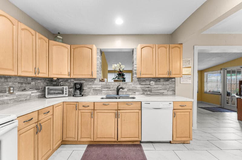 305 Henthorne Drive, Palm Springs, FL 33461 — photo 16 of 25