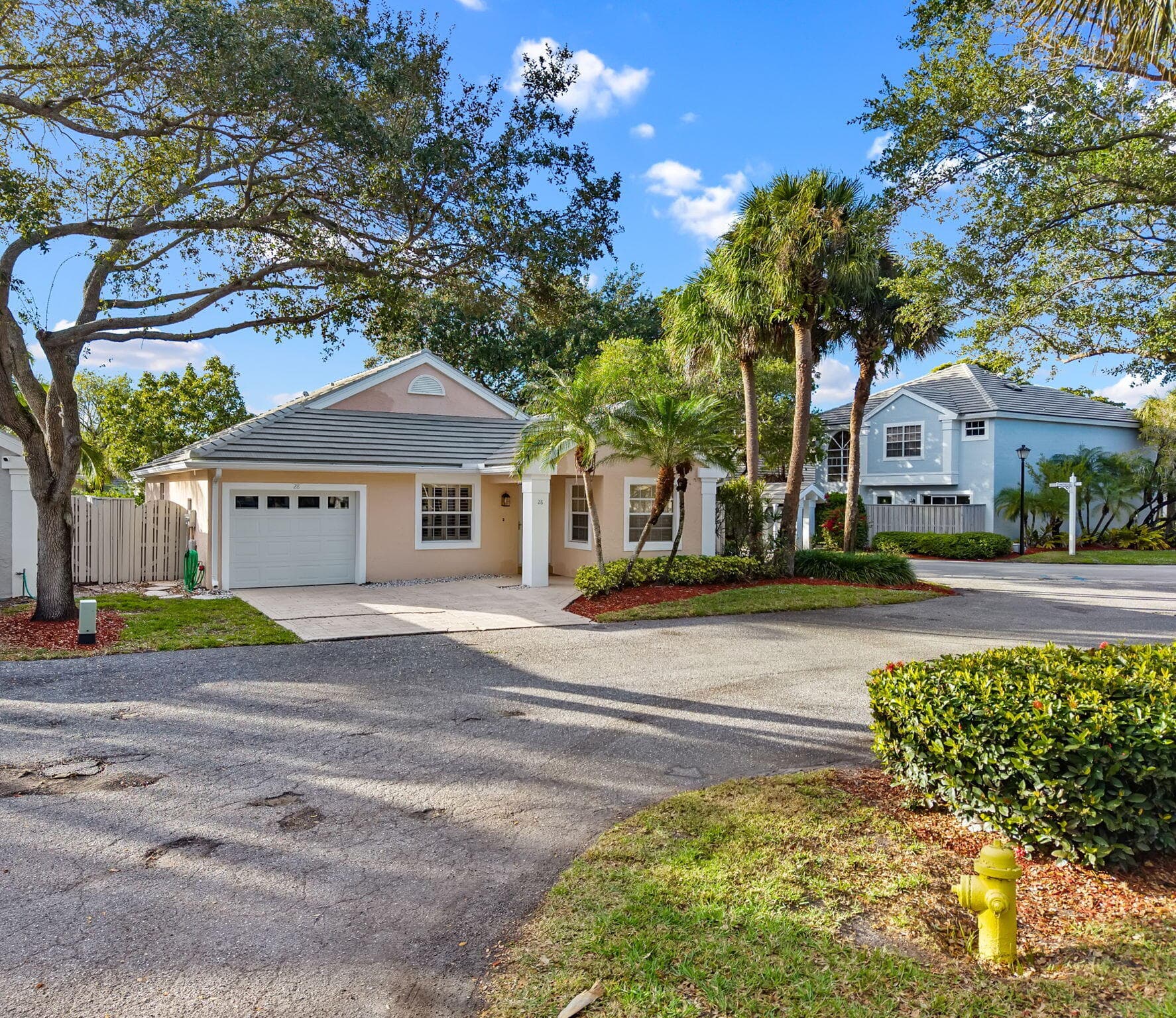 28 Governors Court, Palm Beach Gardens, FL 33418 — photo 26 of 33