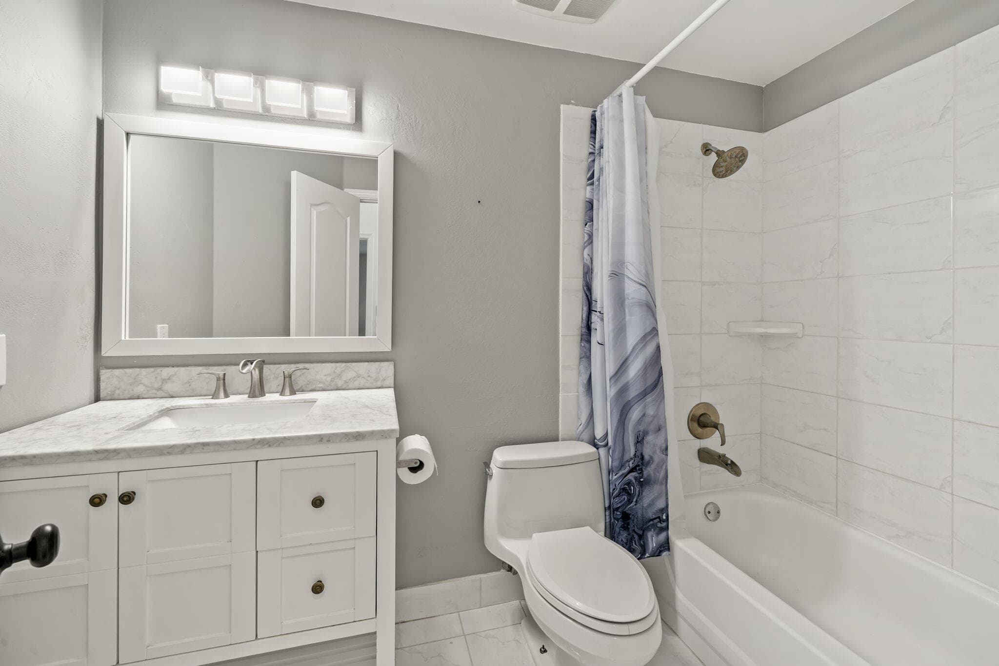 28 Governors Court, Palm Beach Gardens, FL 33418 — photo 22 of 33