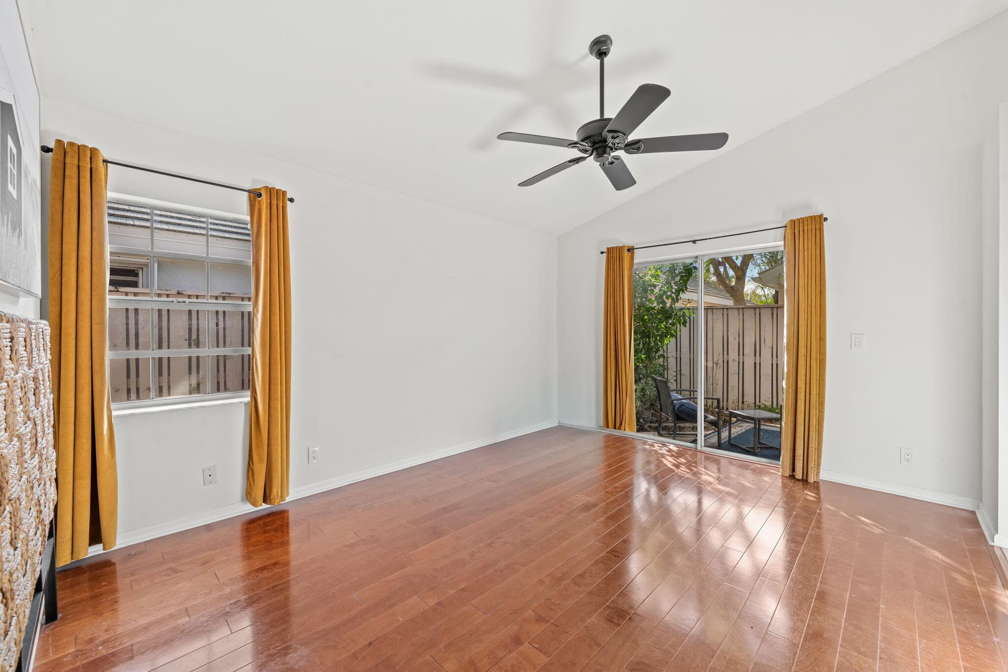 28 Governors Court, Palm Beach Gardens, FL 33418 — photo 17 of 33