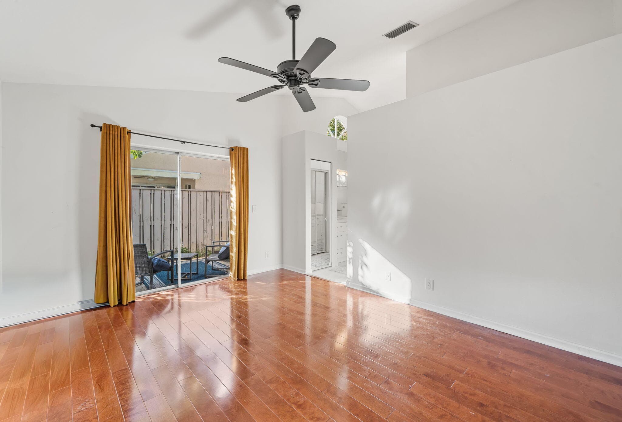 28 Governors Court, Palm Beach Gardens, FL 33418 — photo 21 of 33