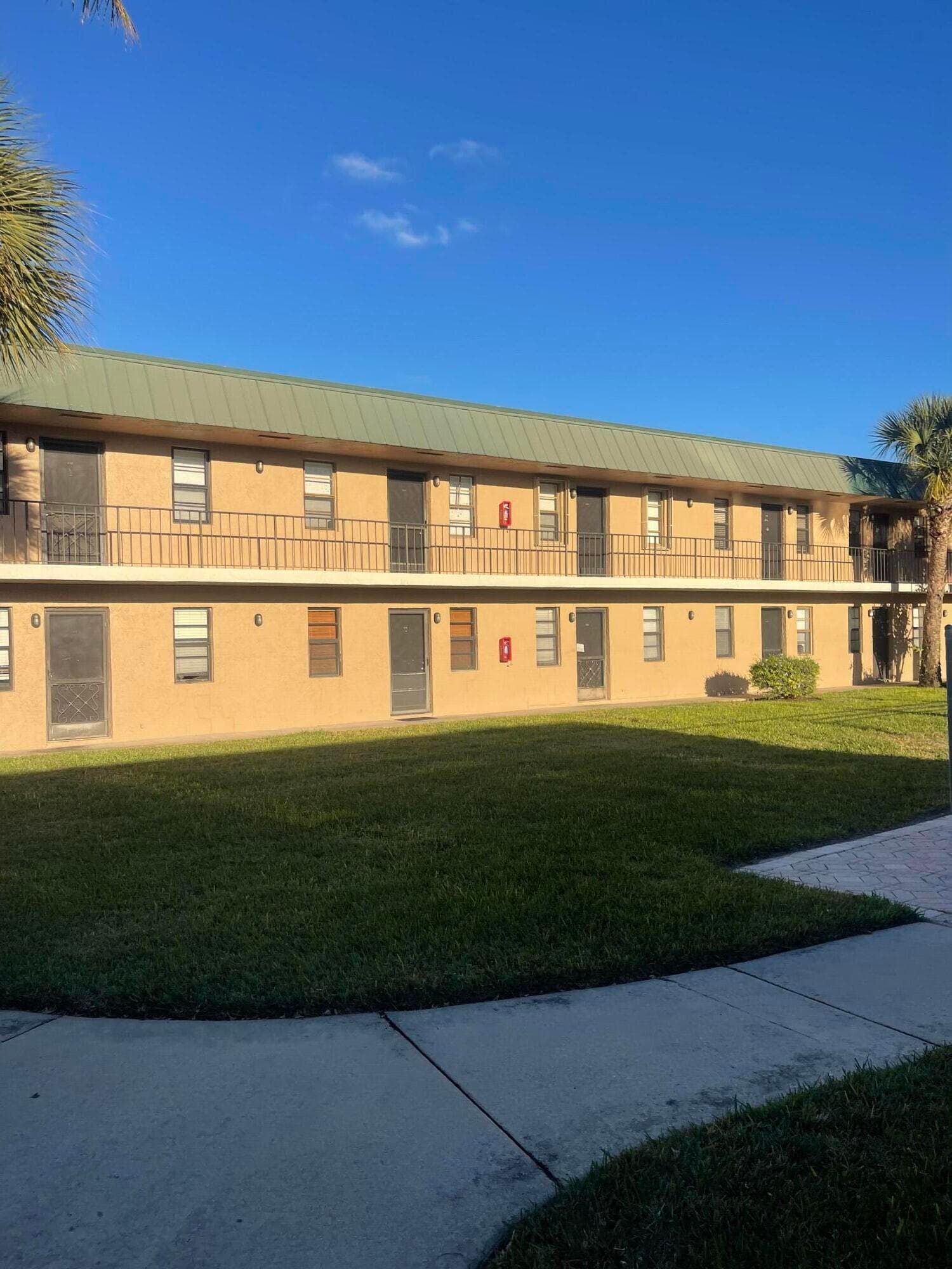1081 SE Monterey Road 3-31, Stuart, FL 34994 — photo 1 of 12