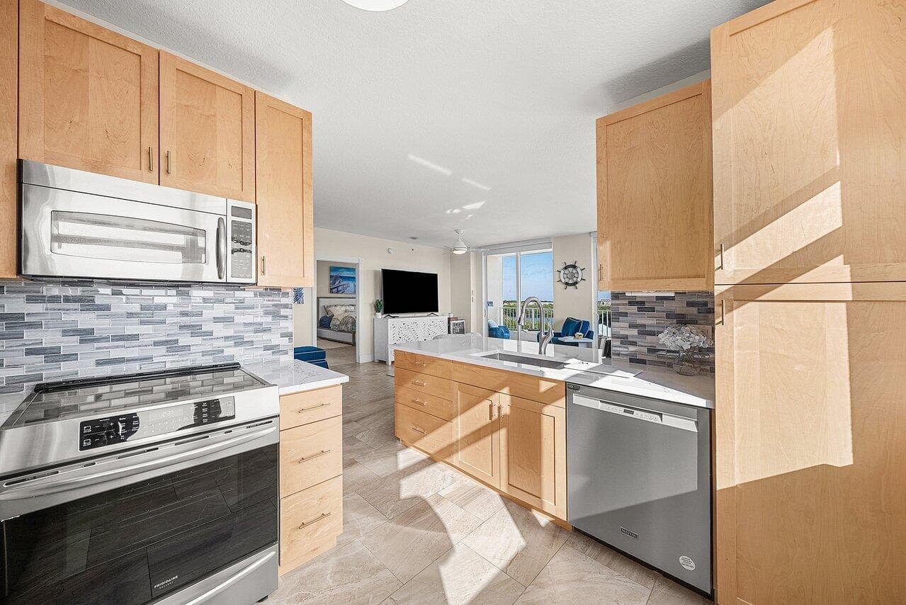 625 Casa Loma Boulevard 602, Boynton Beach, FL 33435 — photo 31 of 88