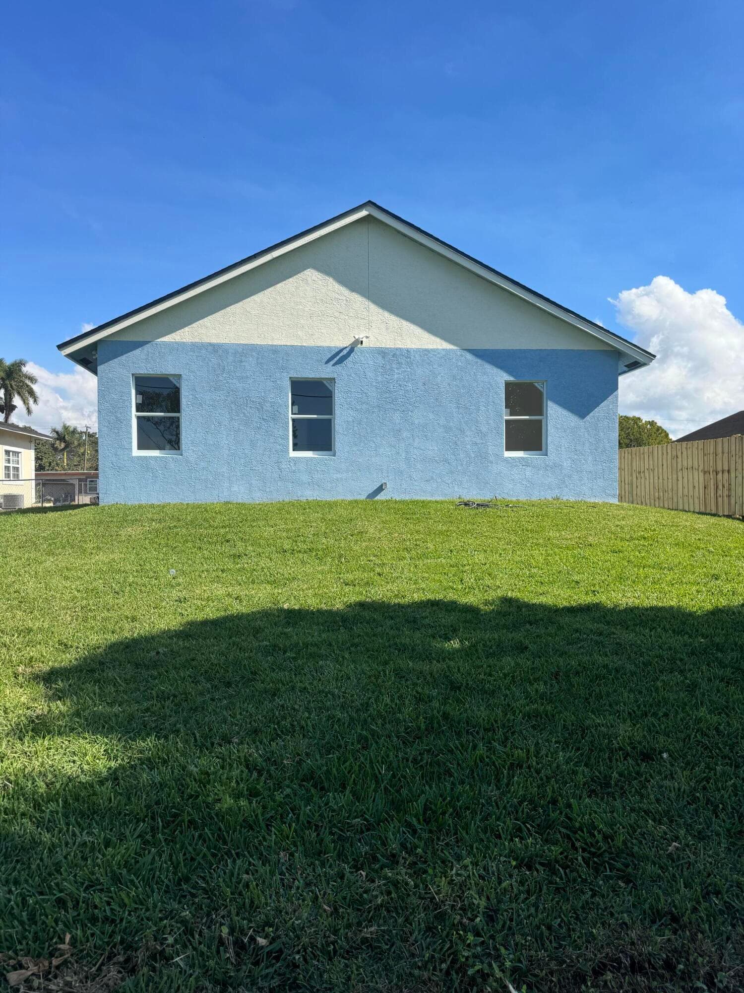 140 SW 6th Avenue, South Bay, FL 33493 — photo 4 of 28