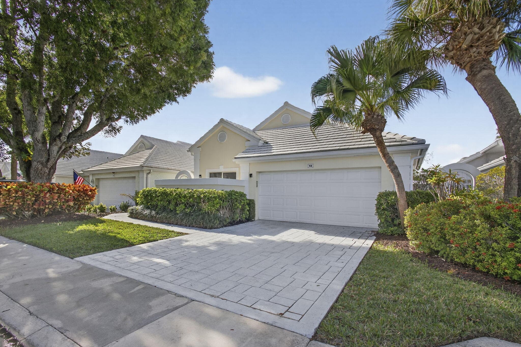 18 Selby Lane, Palm Beach Gardens, FL 33418 — photo 2 of 82