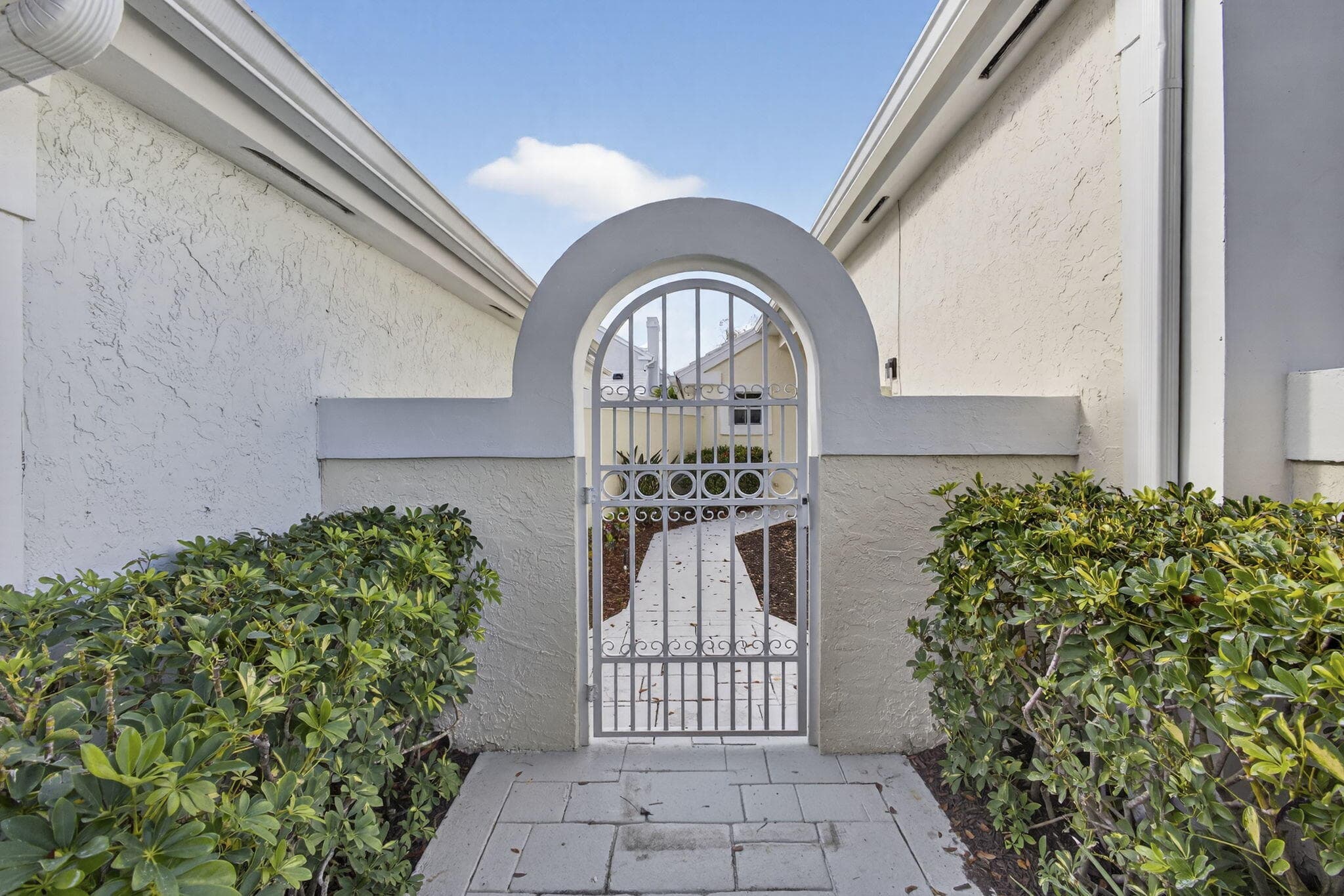 18 Selby Lane, Palm Beach Gardens, FL 33418 — photo 6 of 82