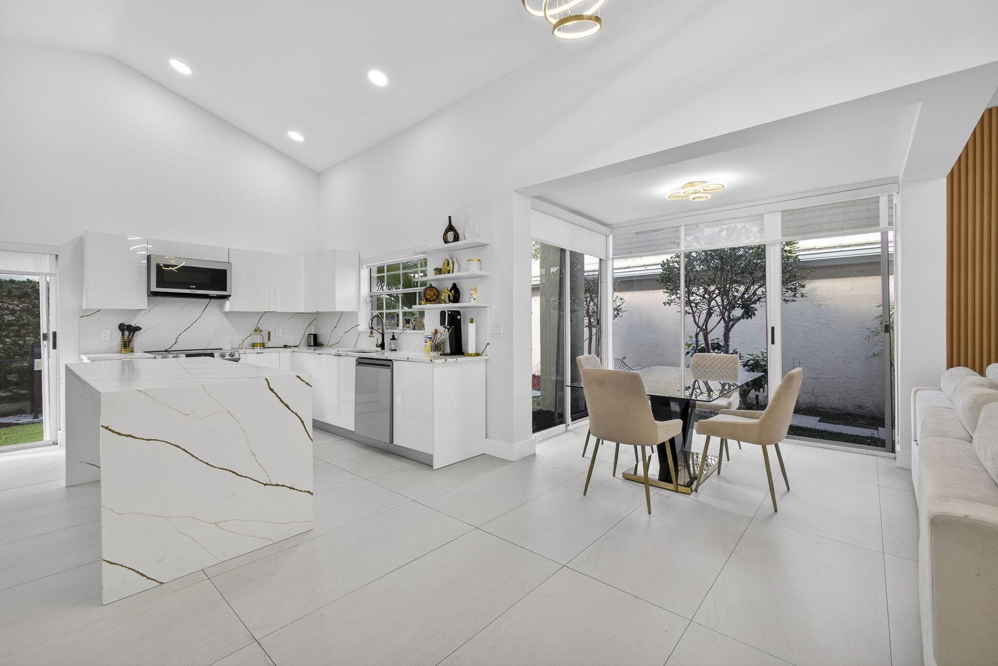 18 Selby Lane, Palm Beach Gardens, FL 33418 — photo 16 of 82