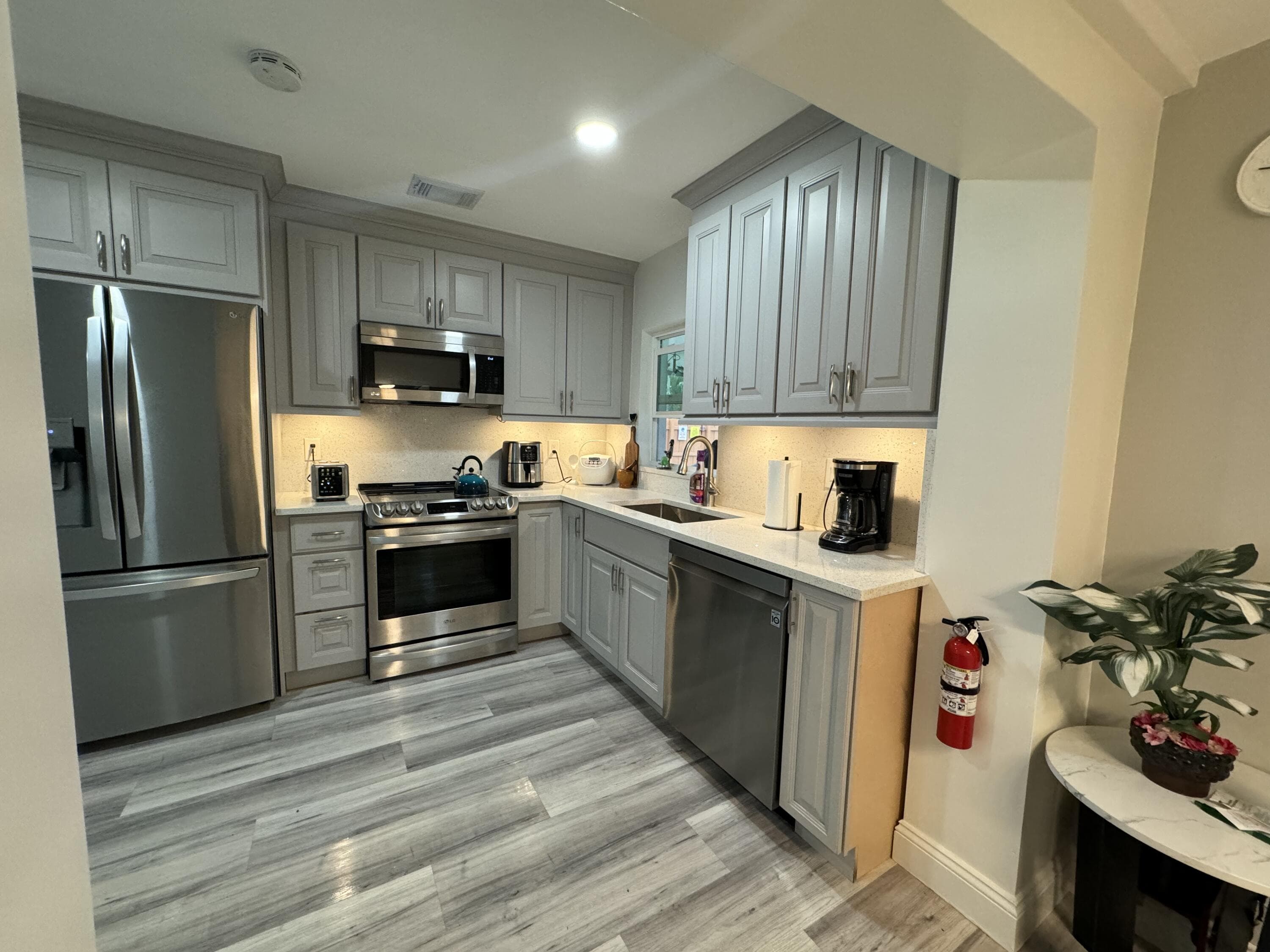 200 NE 56th Street 200, Oakland Park, FL 33334 — photo 6 of 34