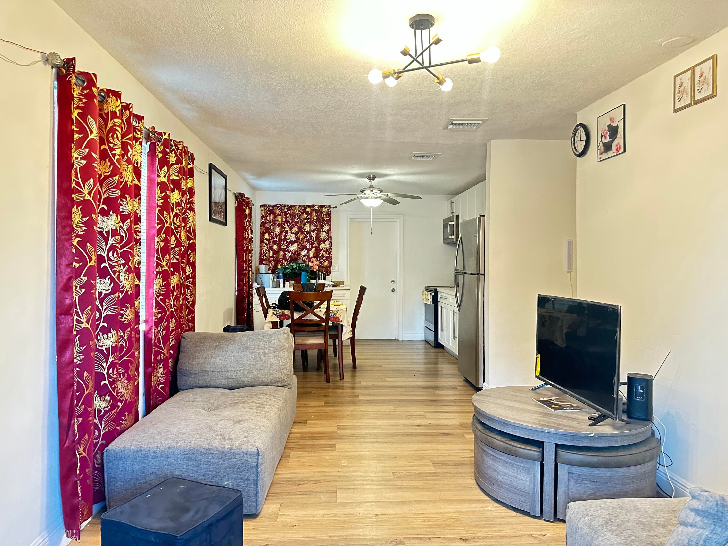 725 58th Street, West Palm Beach, FL 33407 — photo 3 of 14