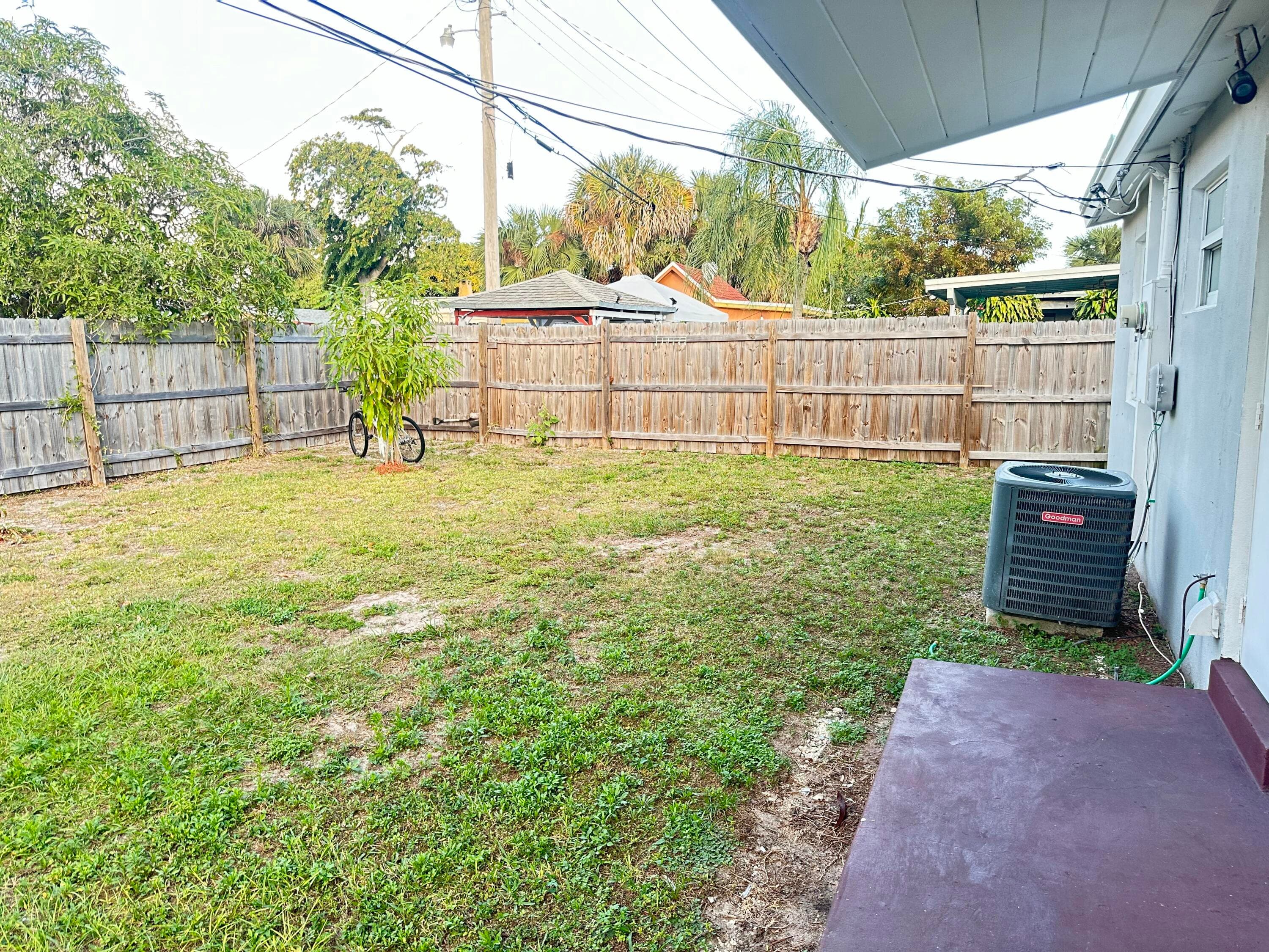 725 58th Street, West Palm Beach, FL 33407 — photo 12 of 14
