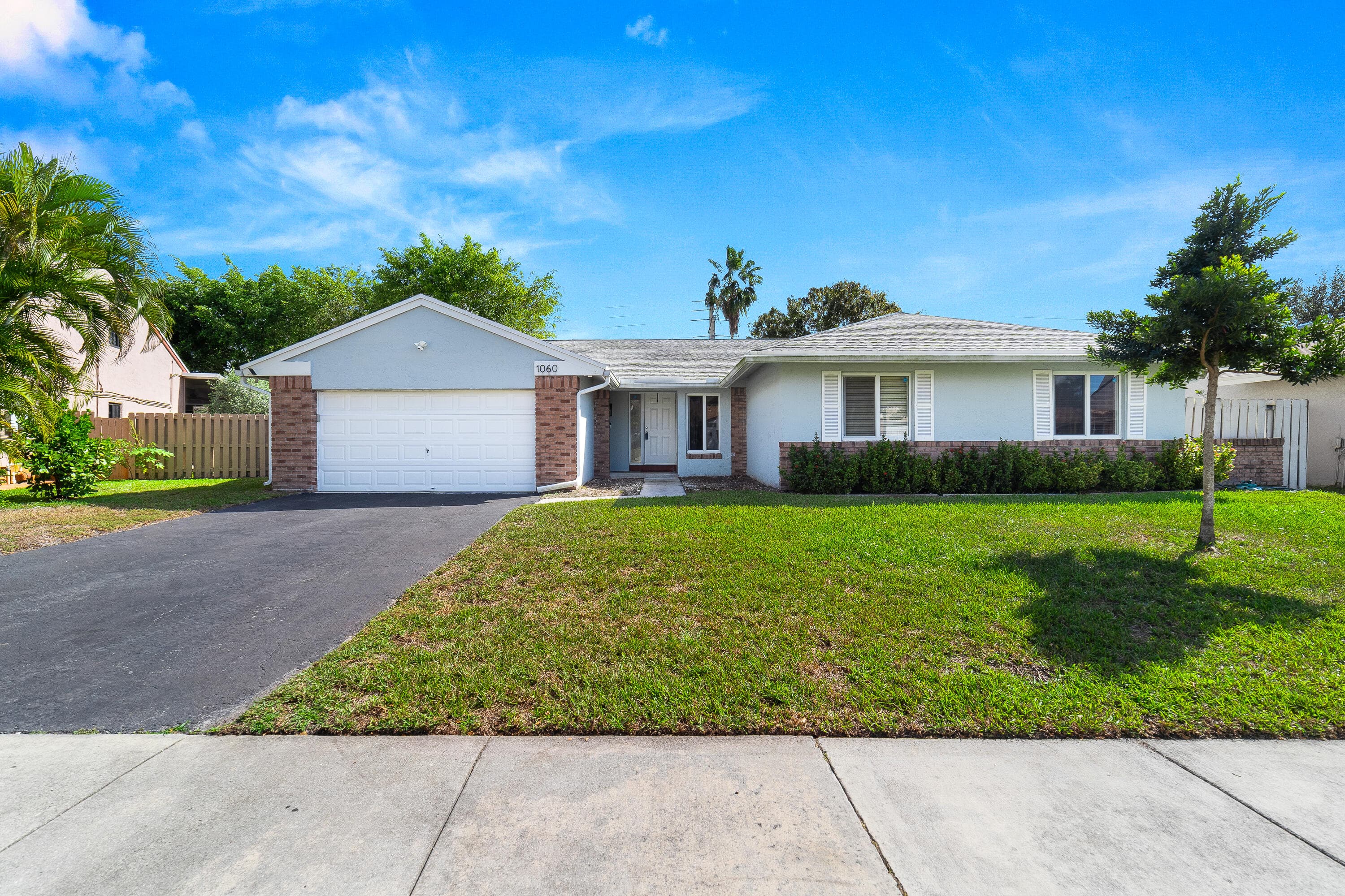 1060 Cedar Creek Way, Davie, FL 33325 — photo