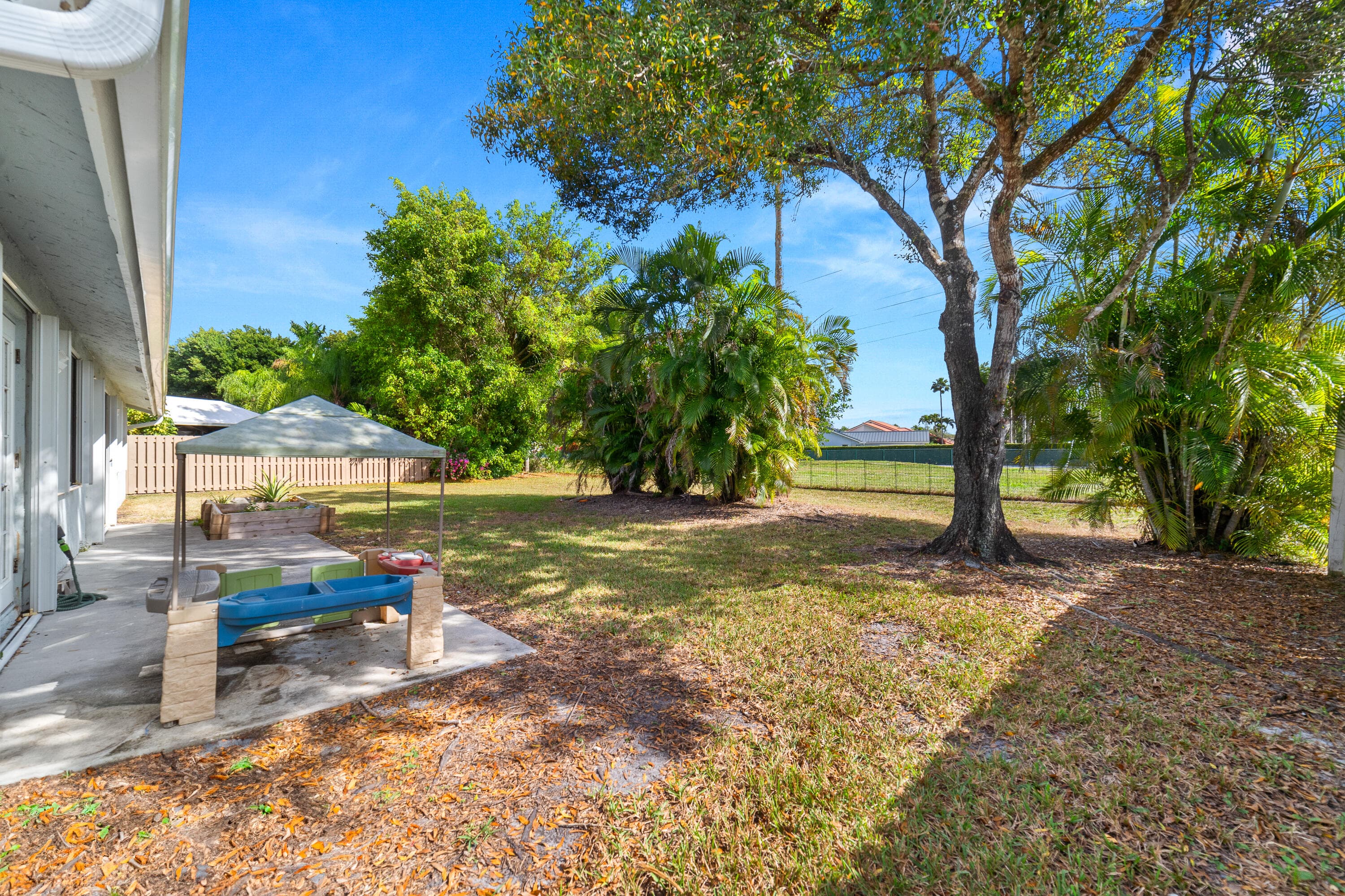 1060 Cedar Creek Way, Davie, FL 33325 — photo 24 of 32