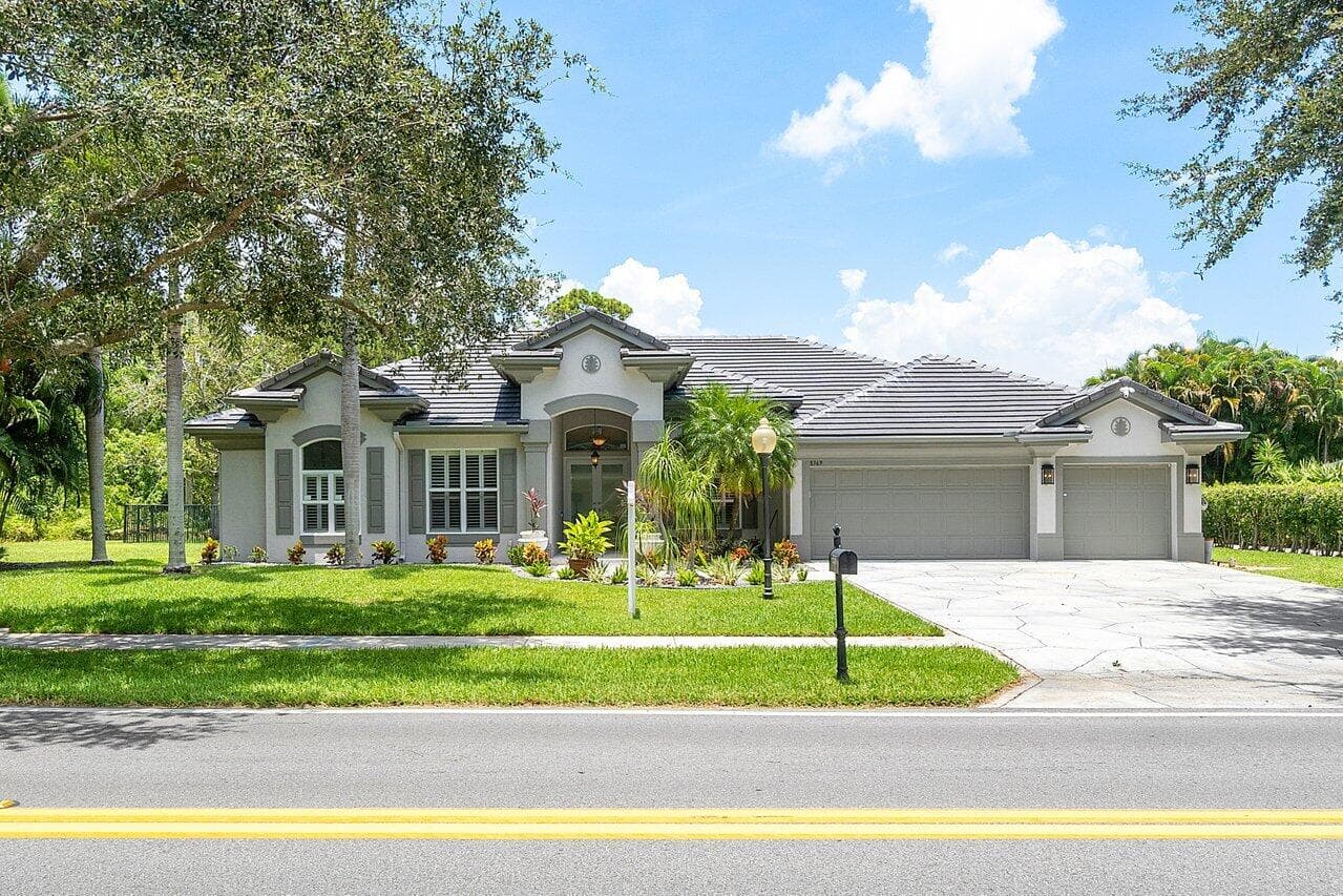 8369 SE Island Way, Jupiter, FL 33458 — photo 1 of 41