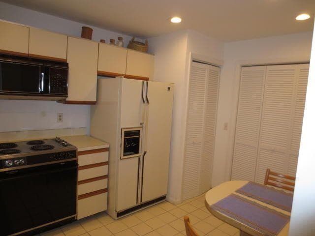 7535 La Paz Boulevard 307, Boca Raton, FL 33433 — photo 4 of 9