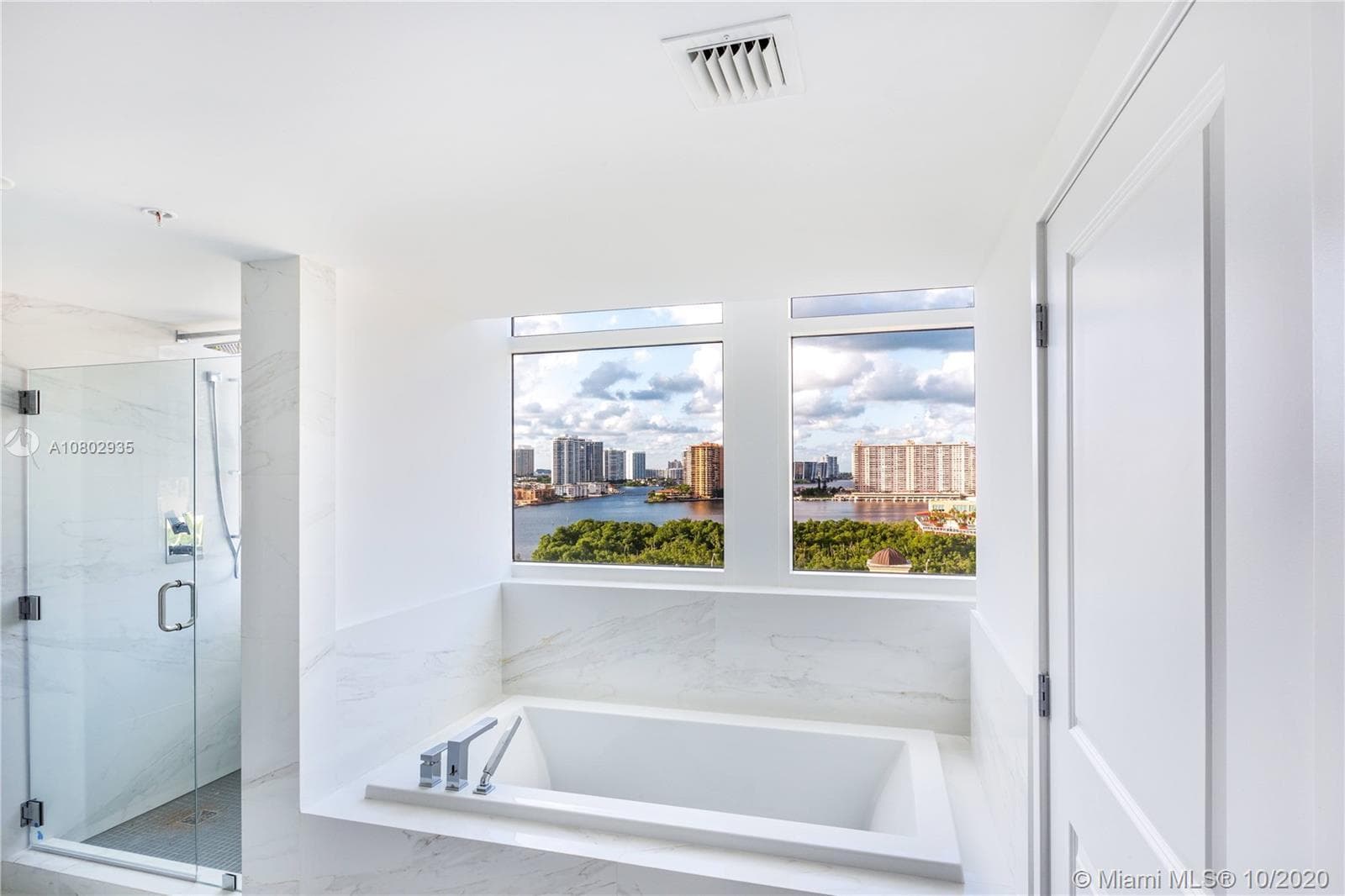 400 Sunny Isles Boulevard 1022, Sunny Isles Beach, FL 33160 — photo 27 of 34