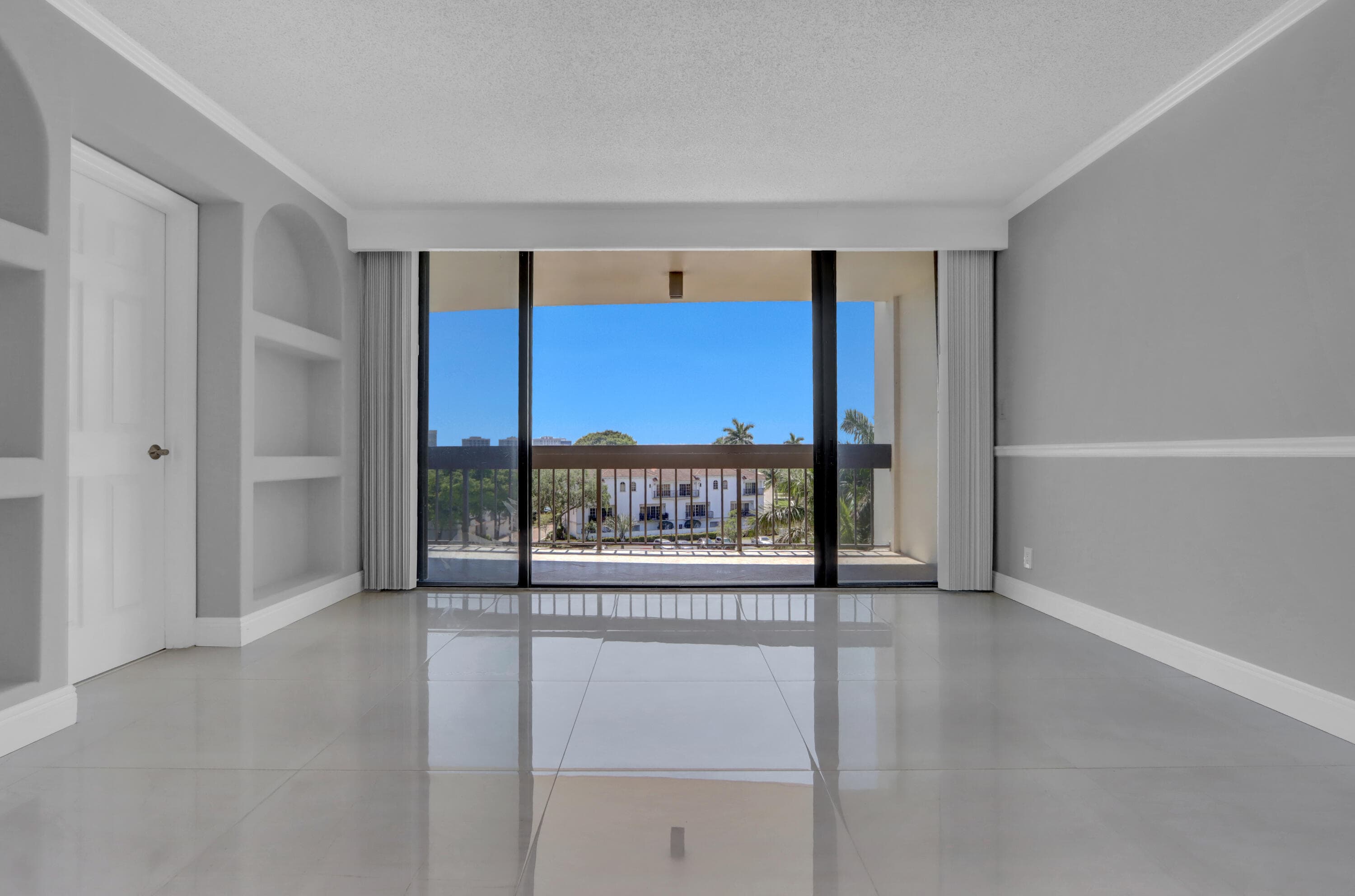 2000 Presidential Way 504, West Palm Beach, FL 33401 — photo 16 of 25