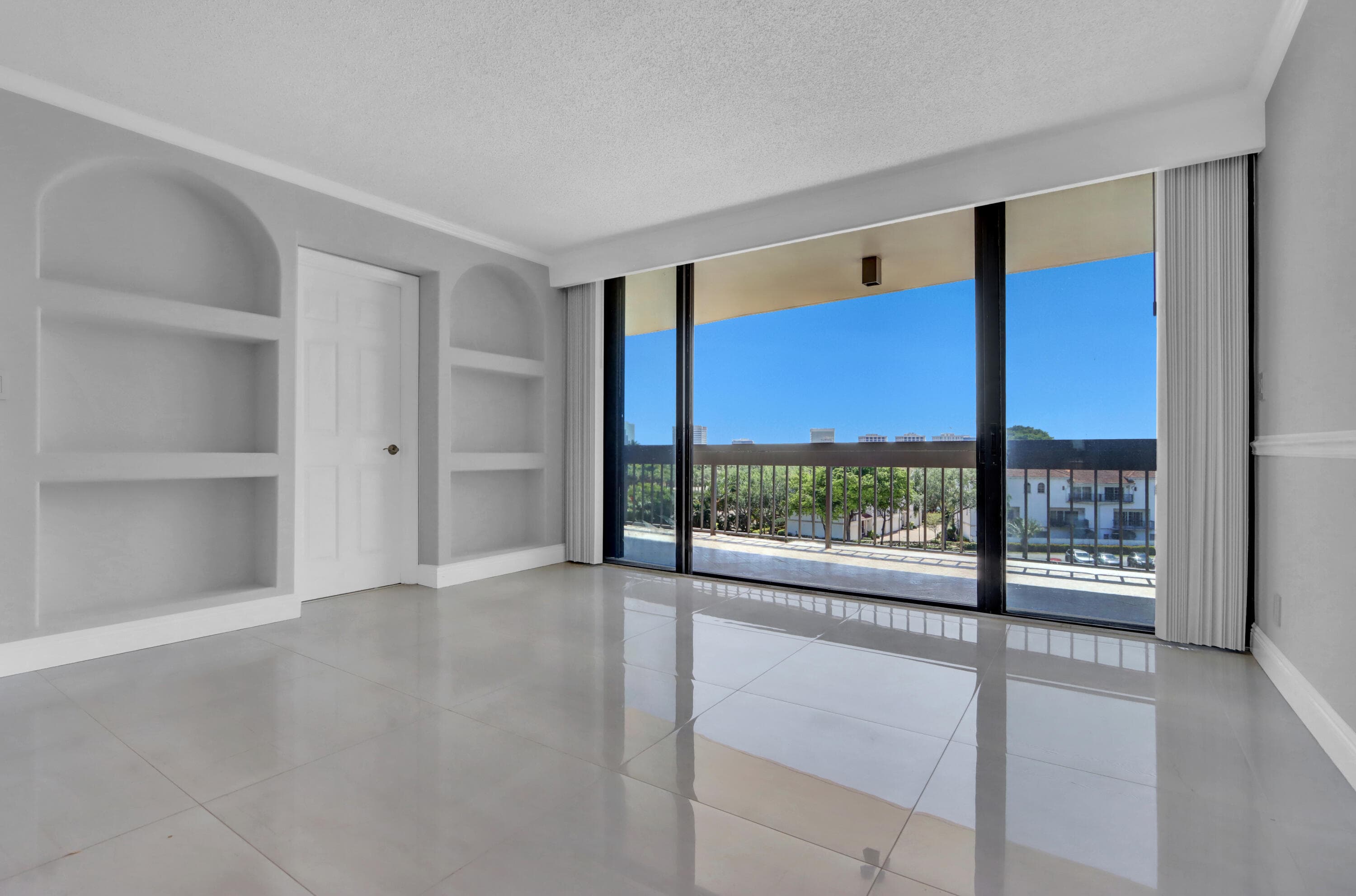 2000 Presidential Way 504, West Palm Beach, FL 33401 — photo 17 of 25