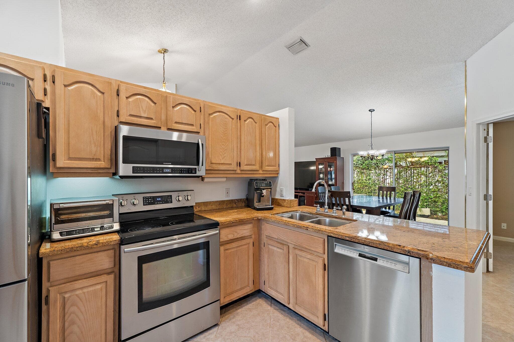 11 Admirals Court, Palm Beach Gardens, FL 33418 — photo 13 of 48