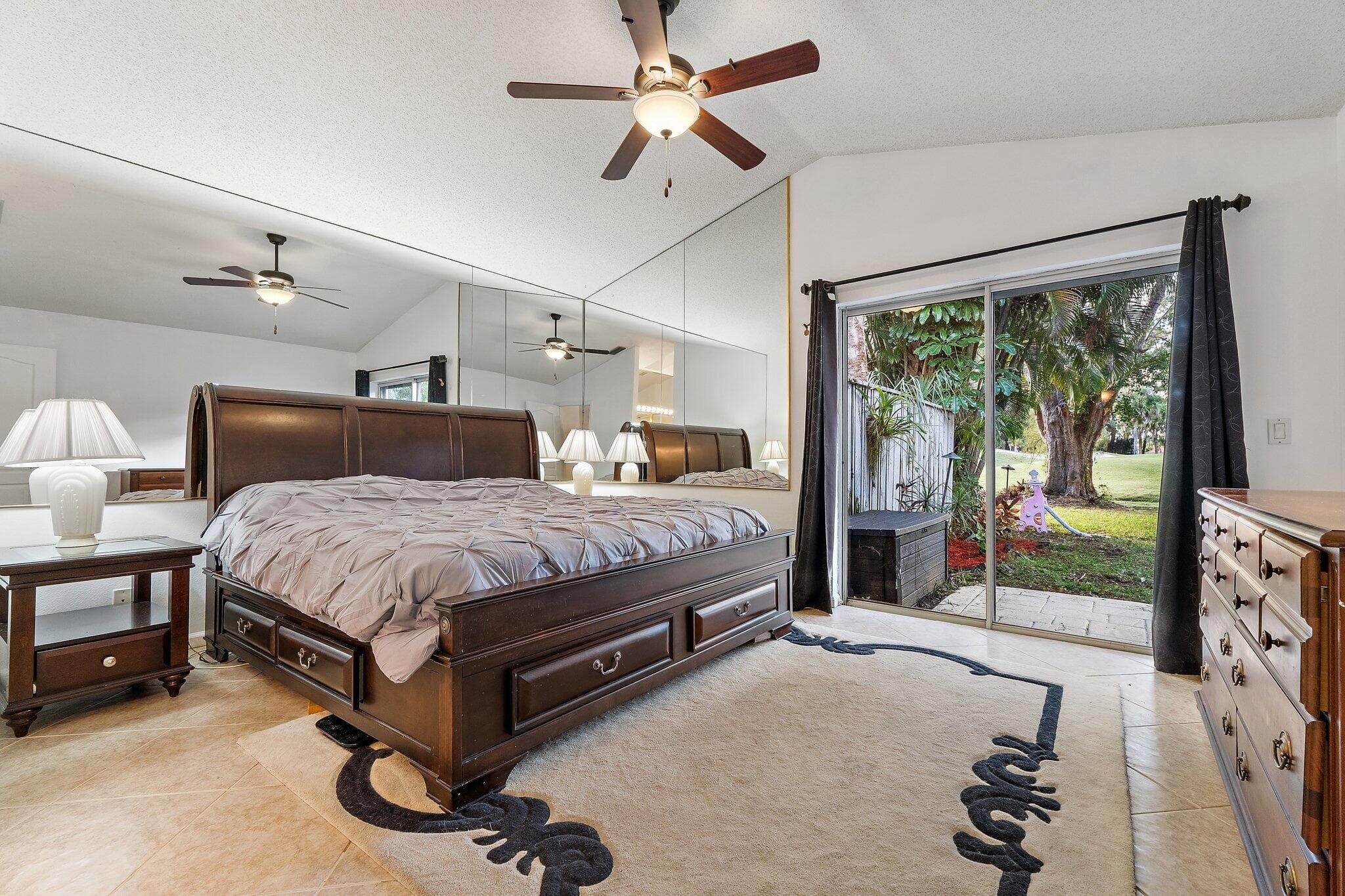 11 Admirals Court, Palm Beach Gardens, FL 33418 — photo 15 of 48