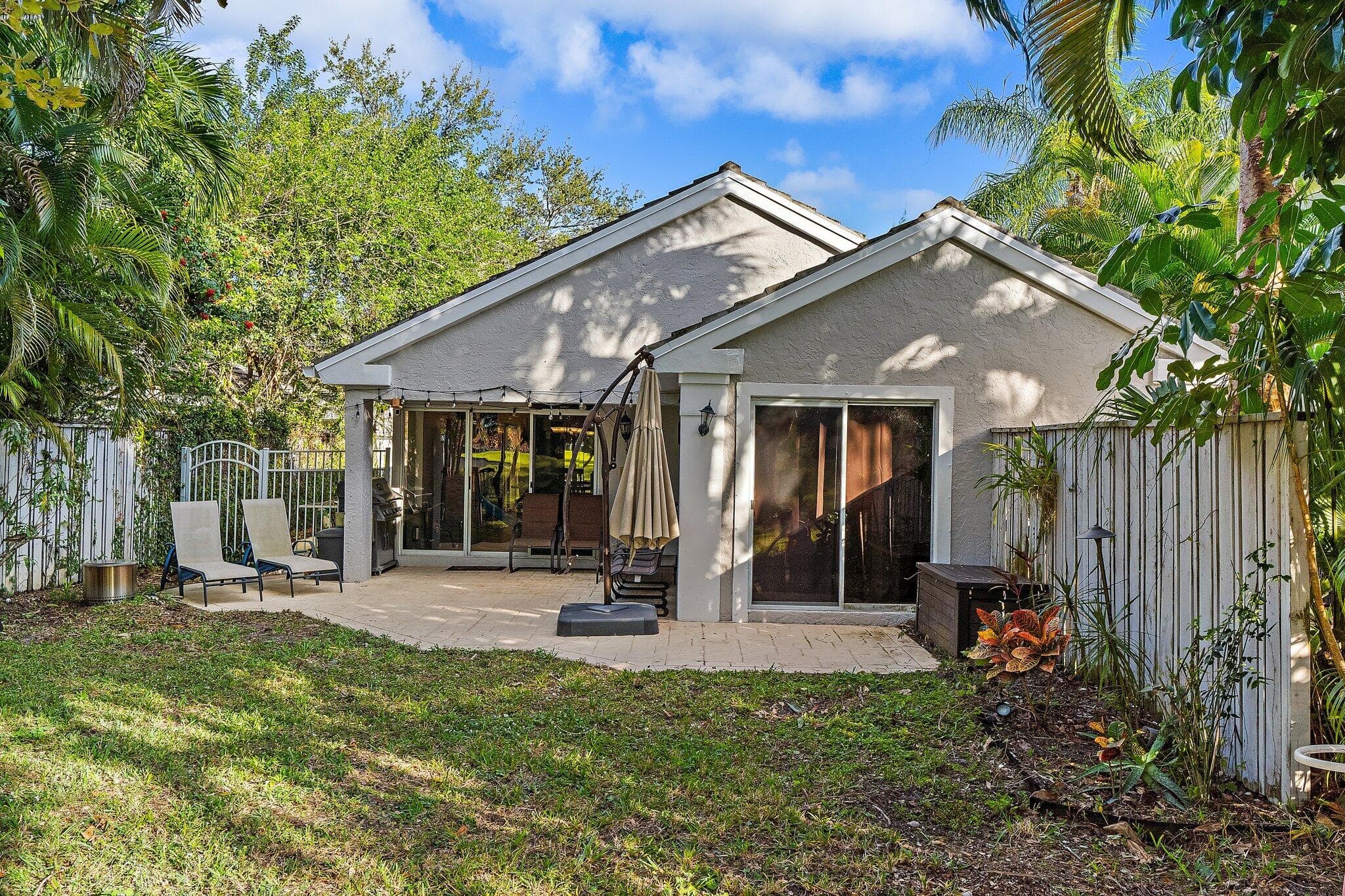 11 Admirals Court, Palm Beach Gardens, FL 33418 — photo 32 of 48