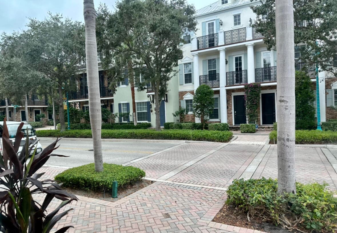 325 NE 2nd Avenue 102, Delray Beach, FL 33444 — photo 5 of 16