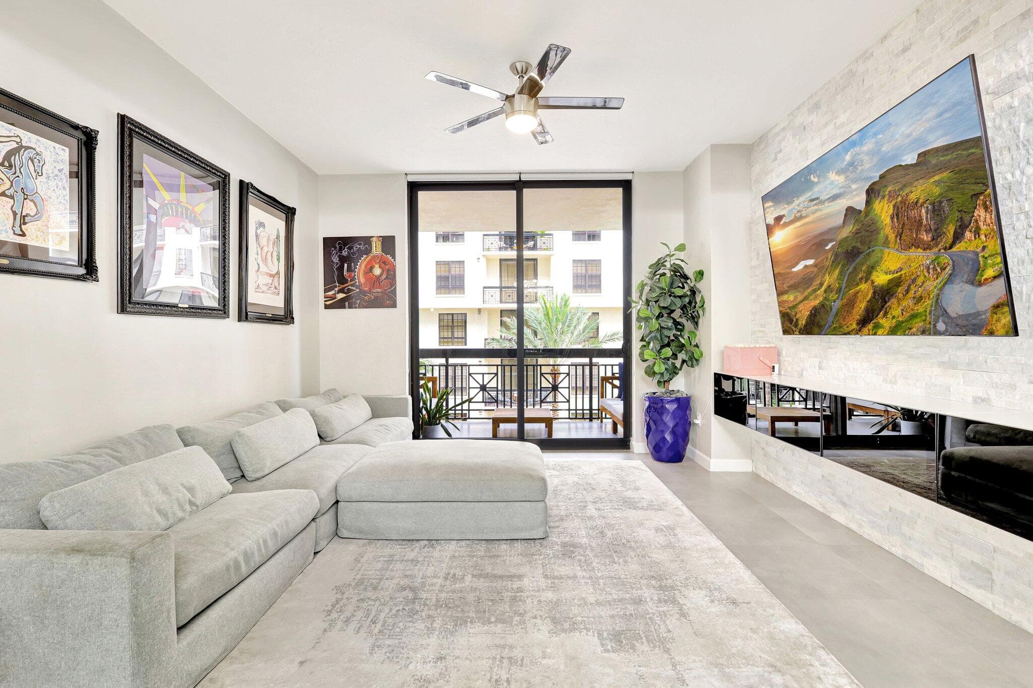 801 S Olive Avenue 1018, West Palm Beach, FL 33401 — photo 1 of 51