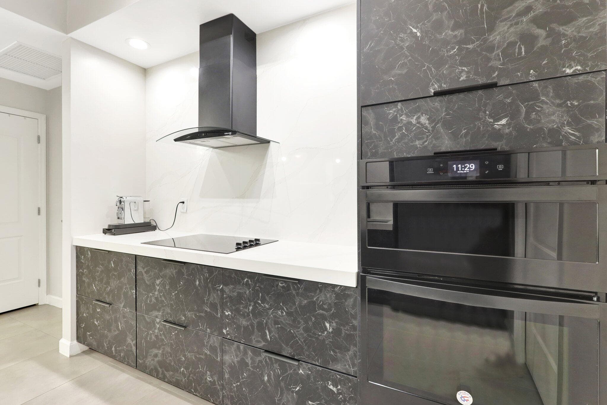 801 S Olive Avenue 1018, West Palm Beach, FL 33401 — photo 12 of 51