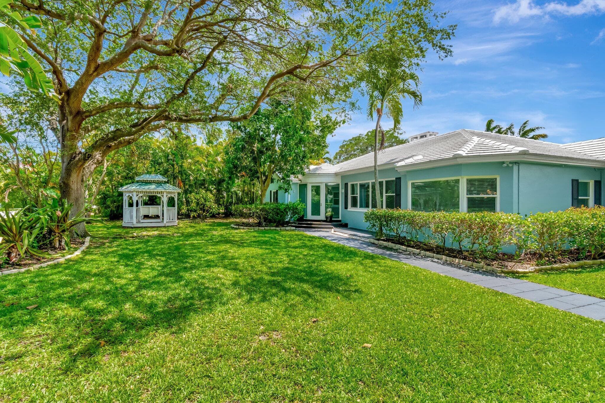 1220 N Swinton Avenue, Delray Beach, FL 33444 — photo 3 of 71