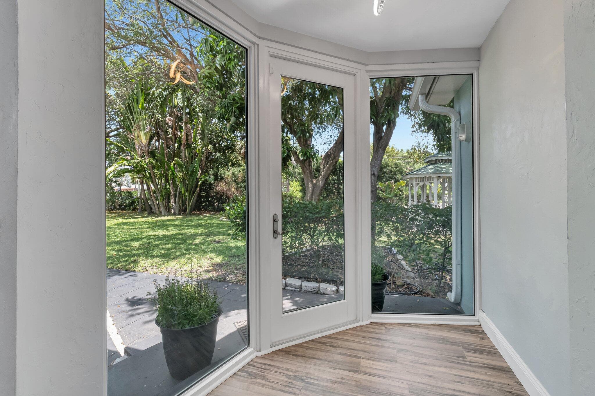 1220 N Swinton Avenue, Delray Beach, FL 33444 — photo 8 of 71