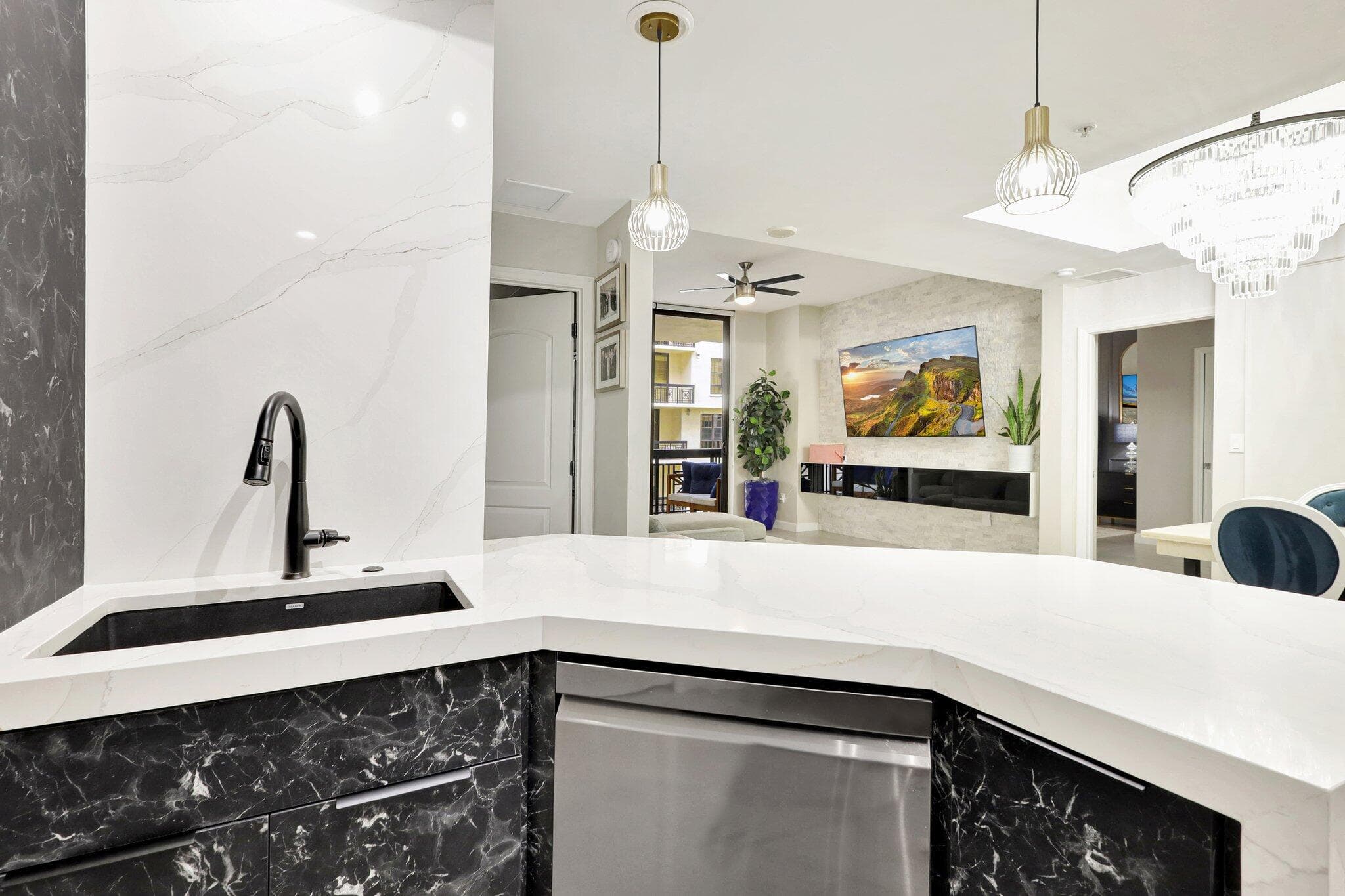 801 S Olive Avenue 1018, West Palm Beach, FL 33401 — photo 9 of 51