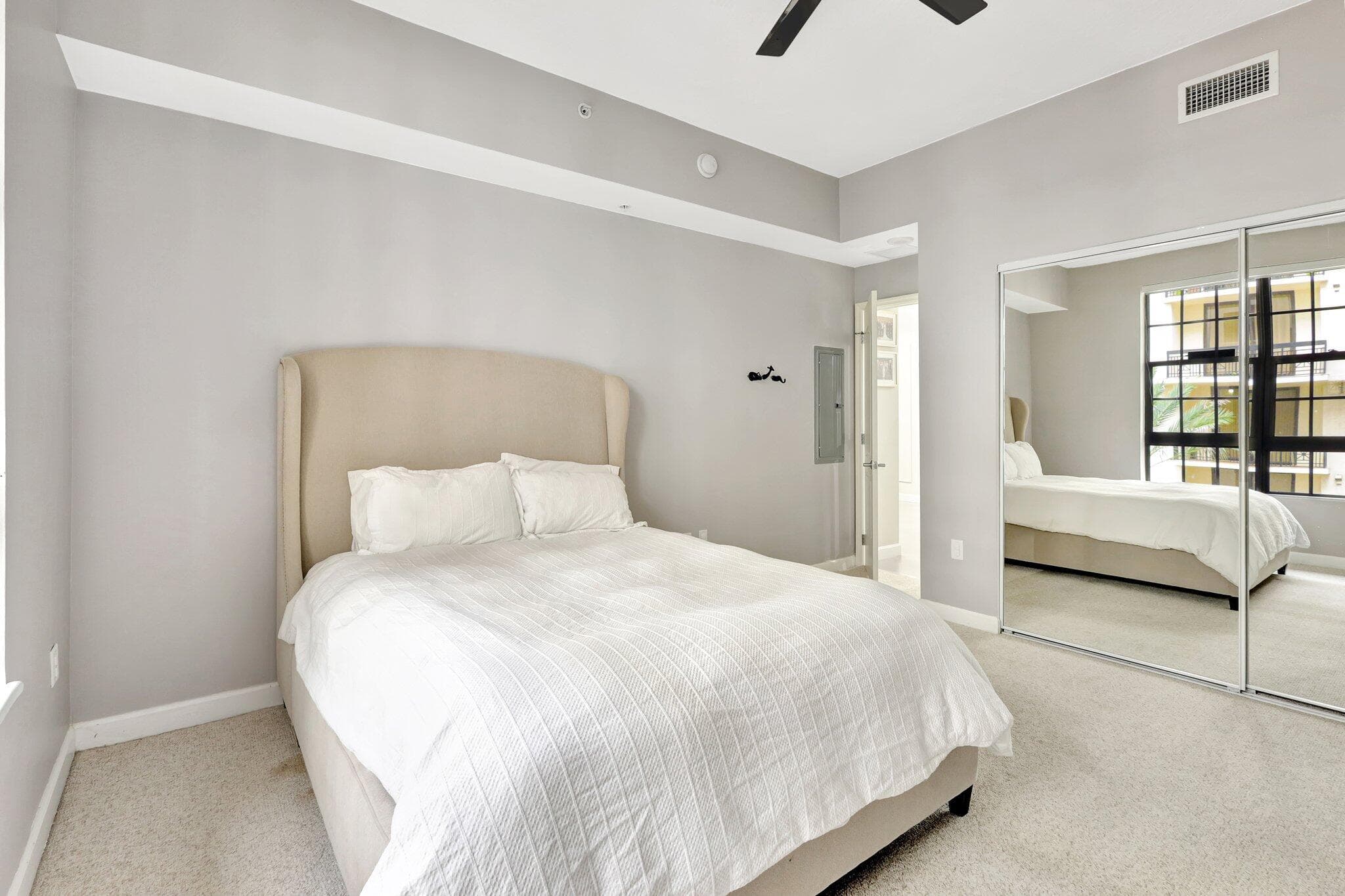 801 S Olive Avenue 1018, West Palm Beach, FL 33401 — photo 18 of 51