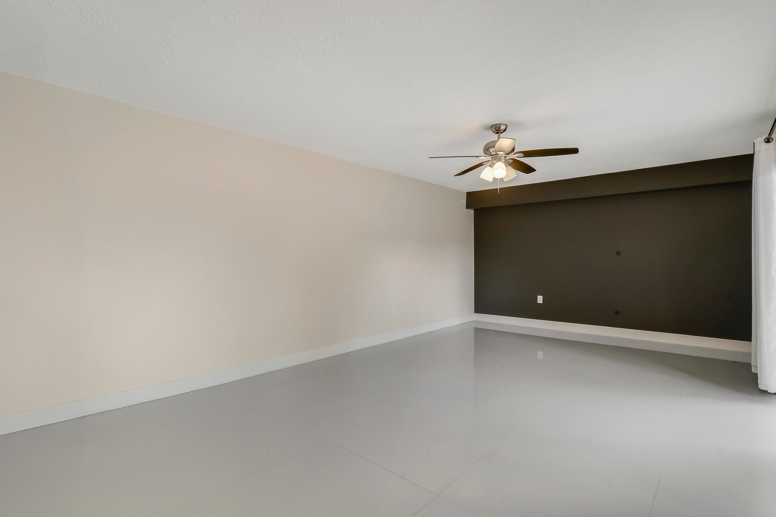 2404 24th Way, West Palm Beach, FL 33407 — photo 13 of 36