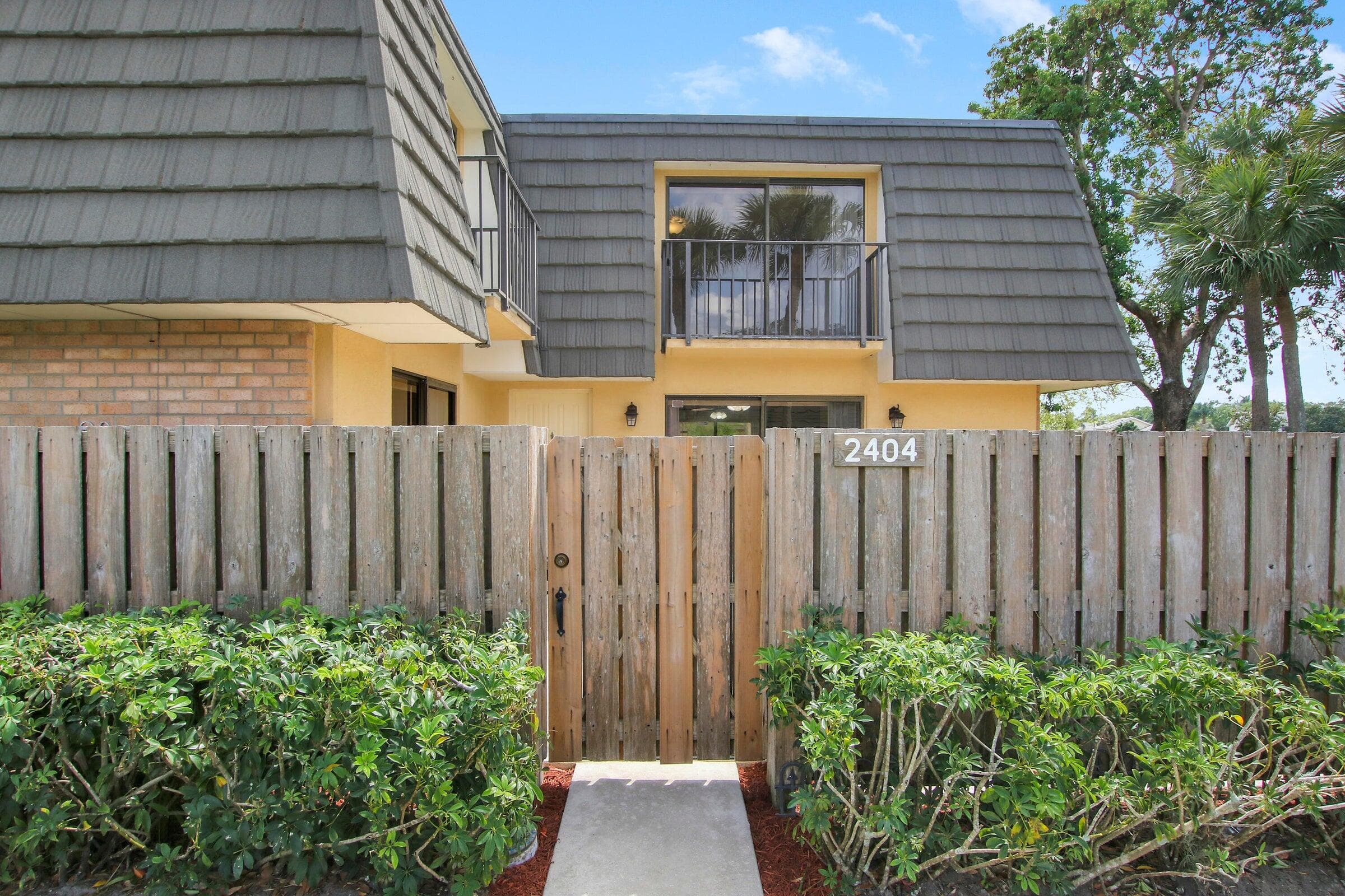 2404 24th Way, West Palm Beach, FL 33407 — photo 3 of 36