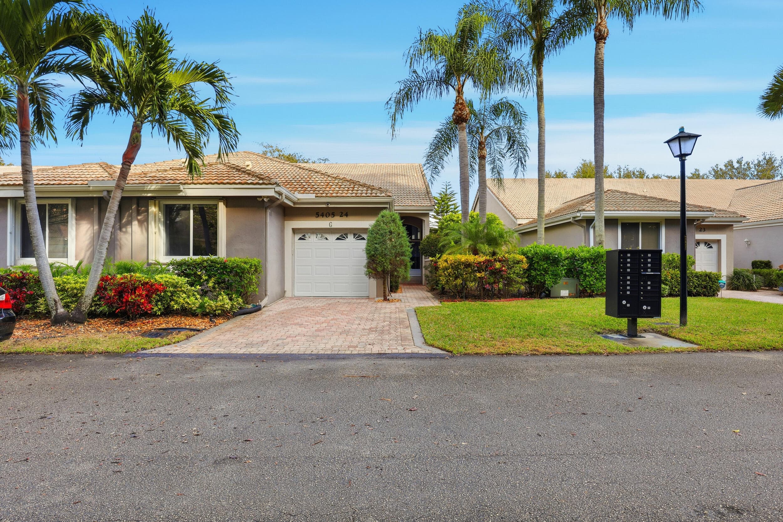 5405 Monterey Circle G, Delray Beach, FL 33484 — photo 1 of 70