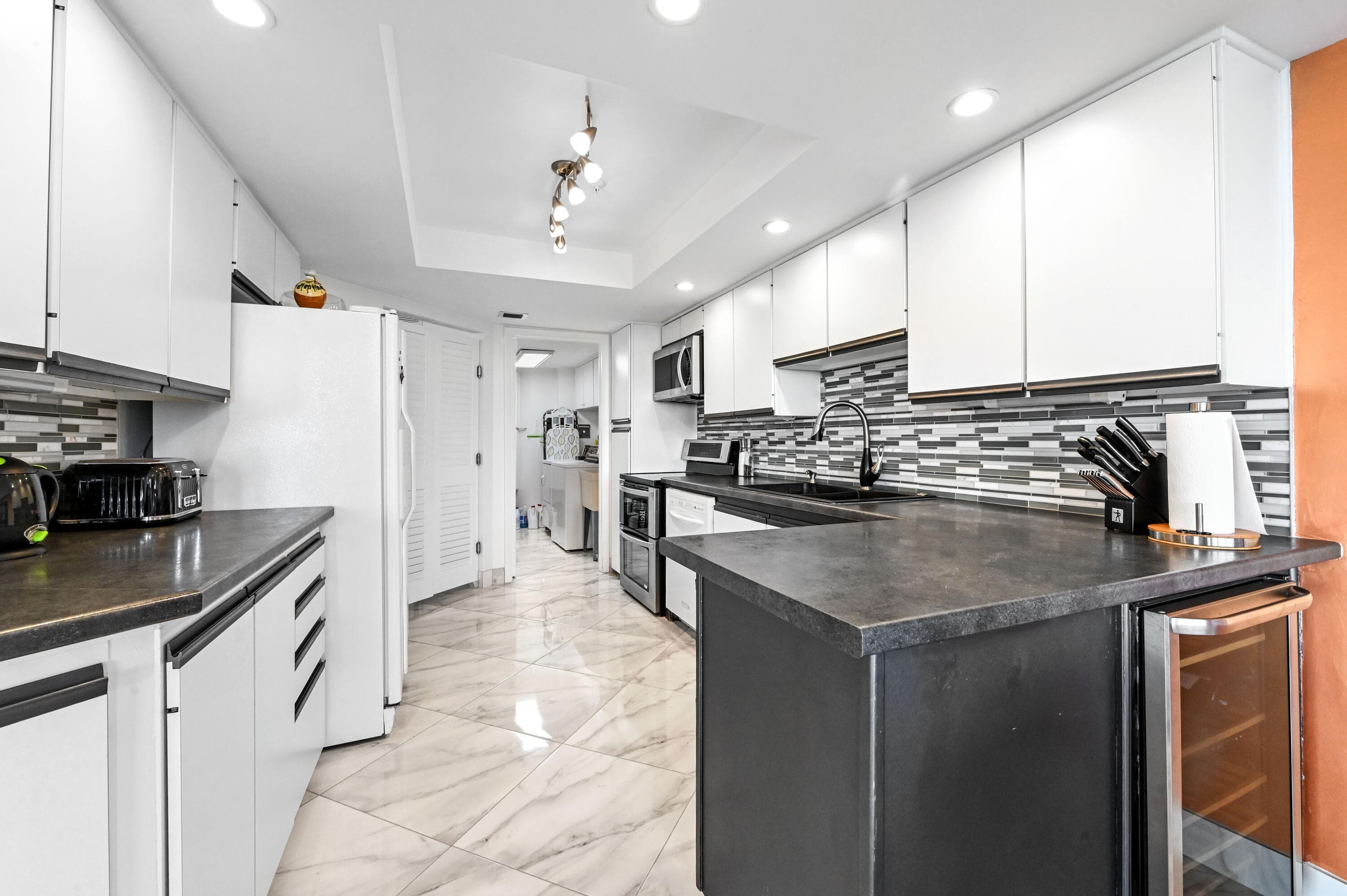 1900 Consulate Place 604, West Palm Beach, FL 33401 — photo 14 of 74