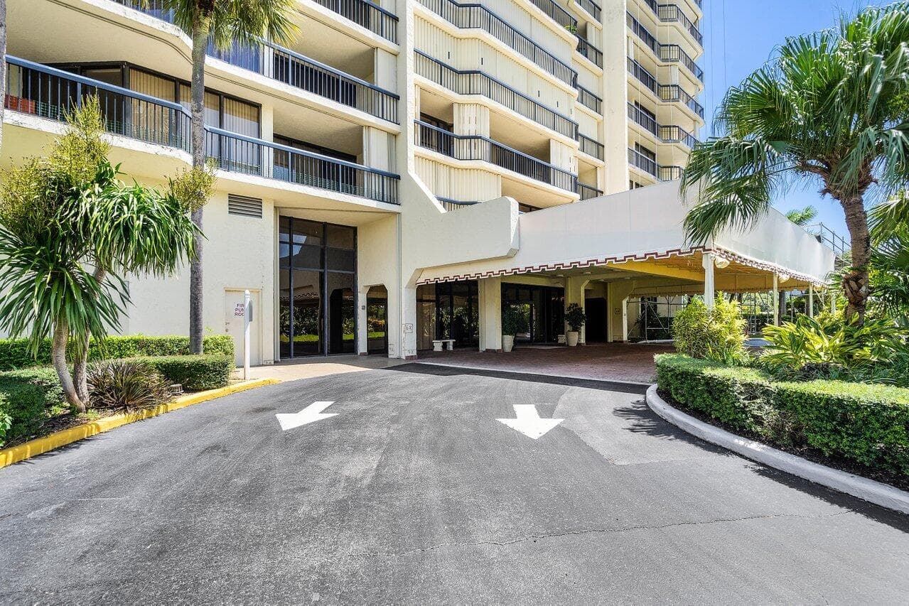 1900 Consulate Place 604, West Palm Beach, FL 33401 — photo 43 of 74
