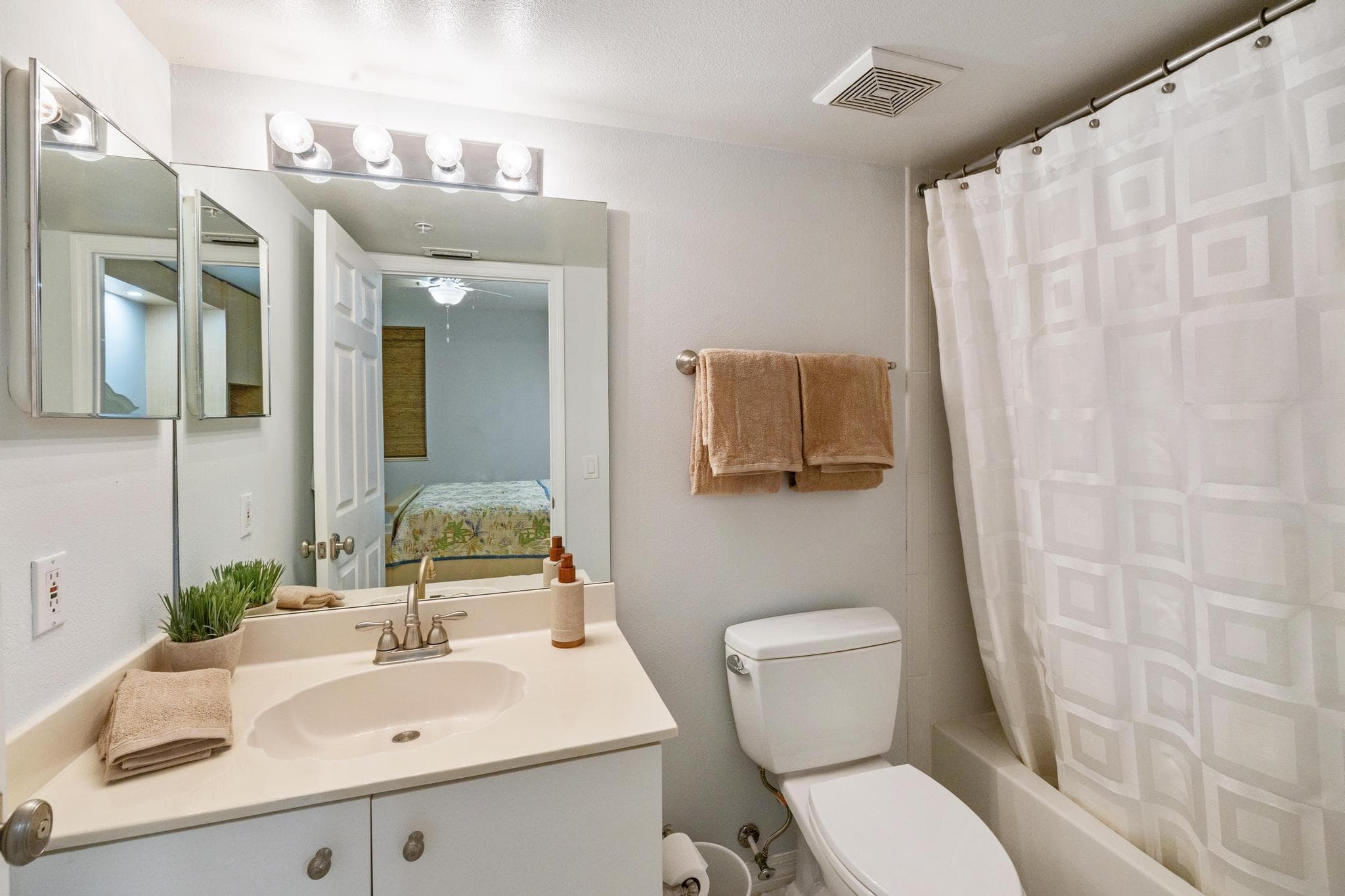 2880 NE 14th St. Causeway 904, Pompano Beach, FL 33062 — photo 10 of 53