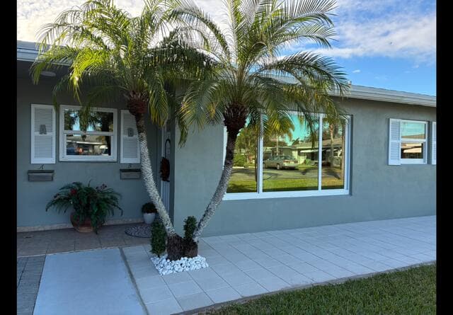 917 S Drive Terrace B, Delray Beach, FL 33445 — photo 2 of 38
