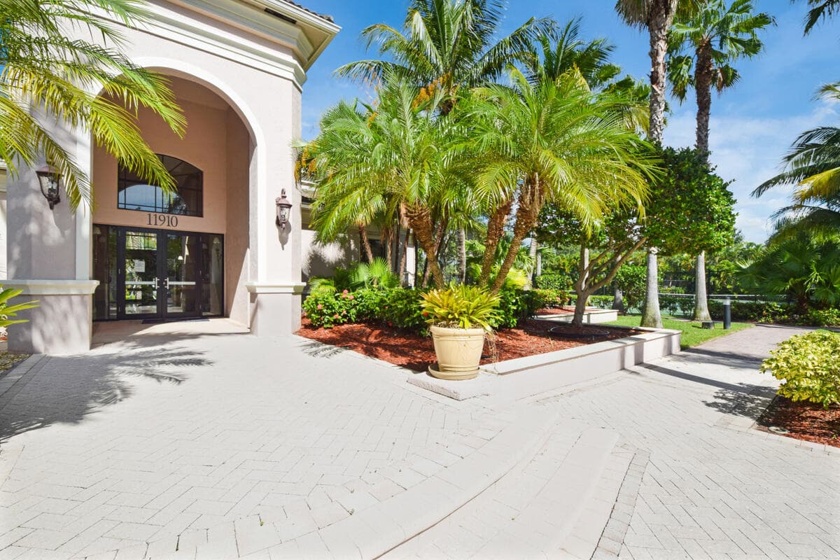 2916 Tuscany Court 104, Palm Beach Gardens, FL 33410 — photo 33 of 41