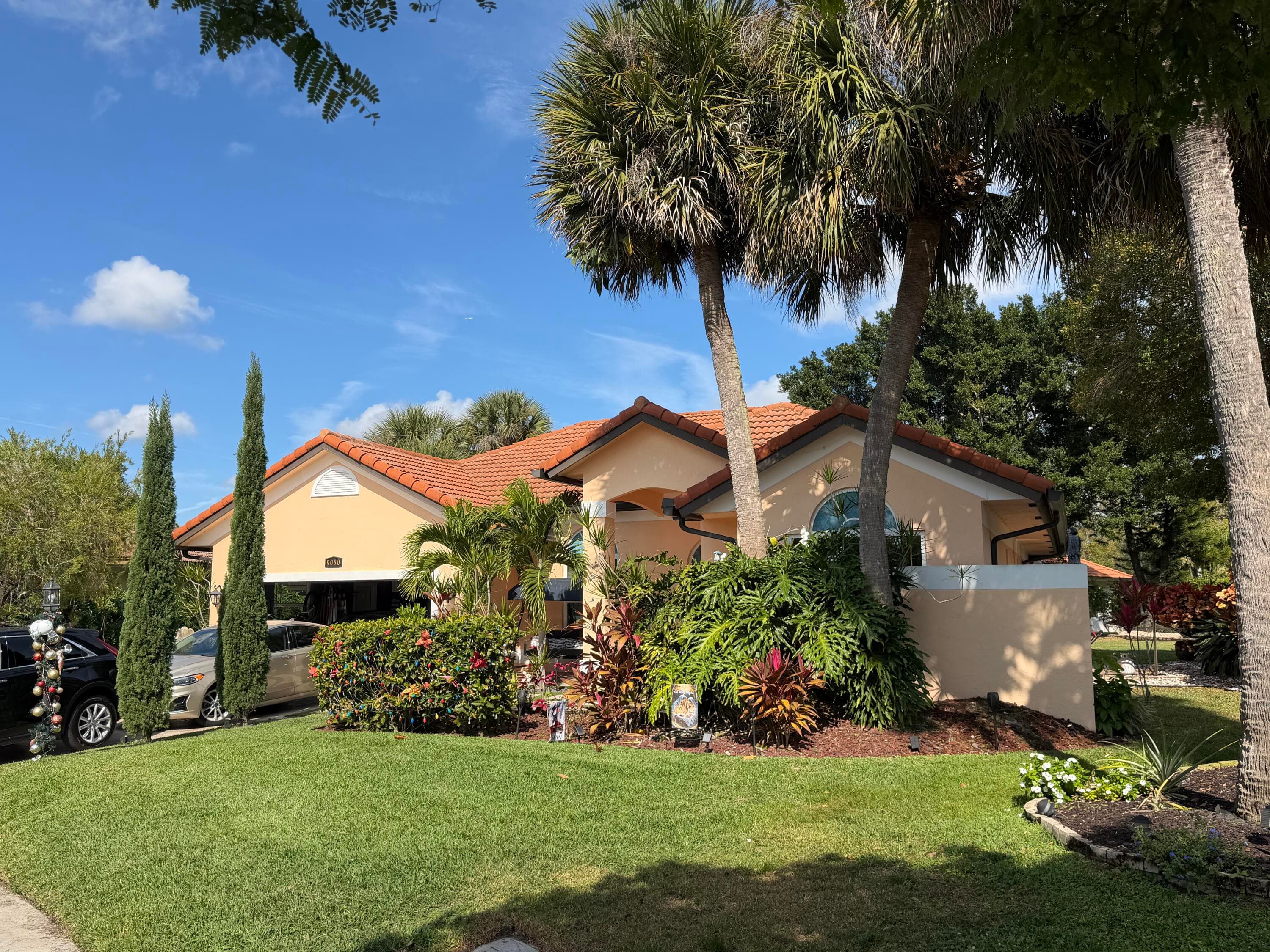 9050 Cypress Hollow Drive, Palm Beach Gardens, FL 33418 — photo 1 of 41