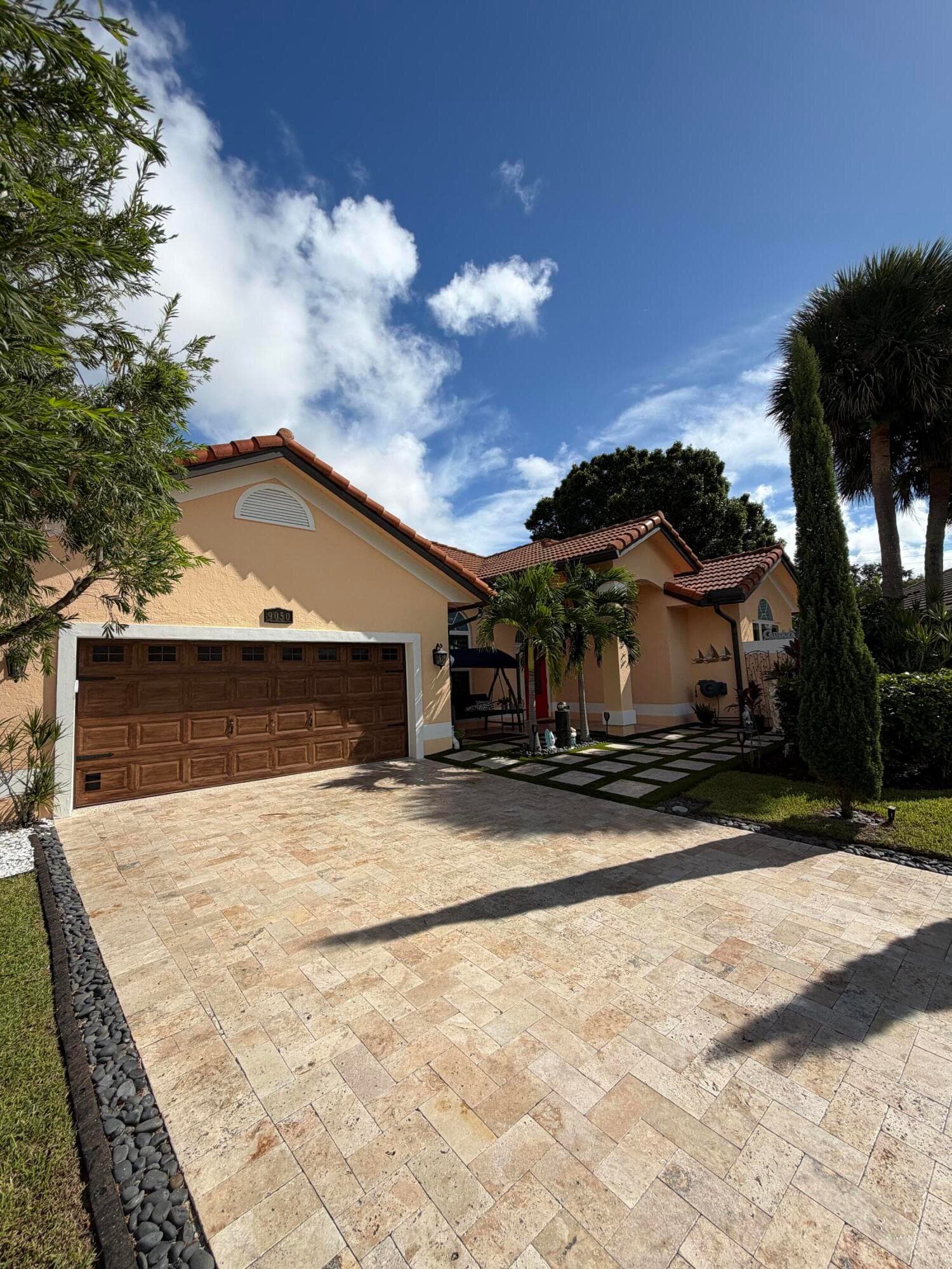 9050 Cypress Hollow Drive, Palm Beach Gardens, FL 33418 — photo 2 of 41