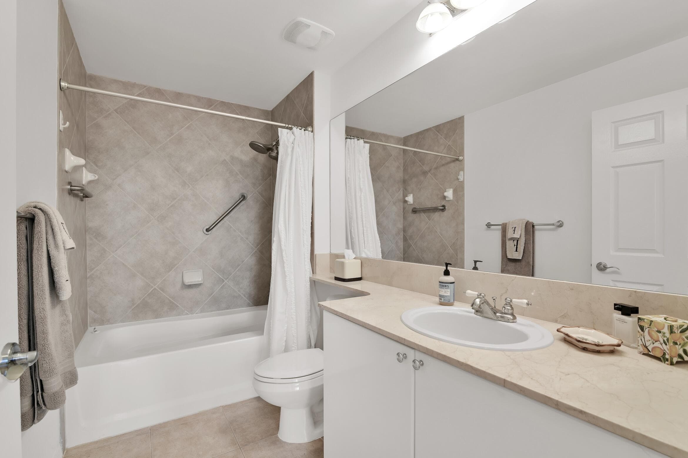 233 S Federal Highway 421, Boca Raton, FL 33432 — photo 14 of 44