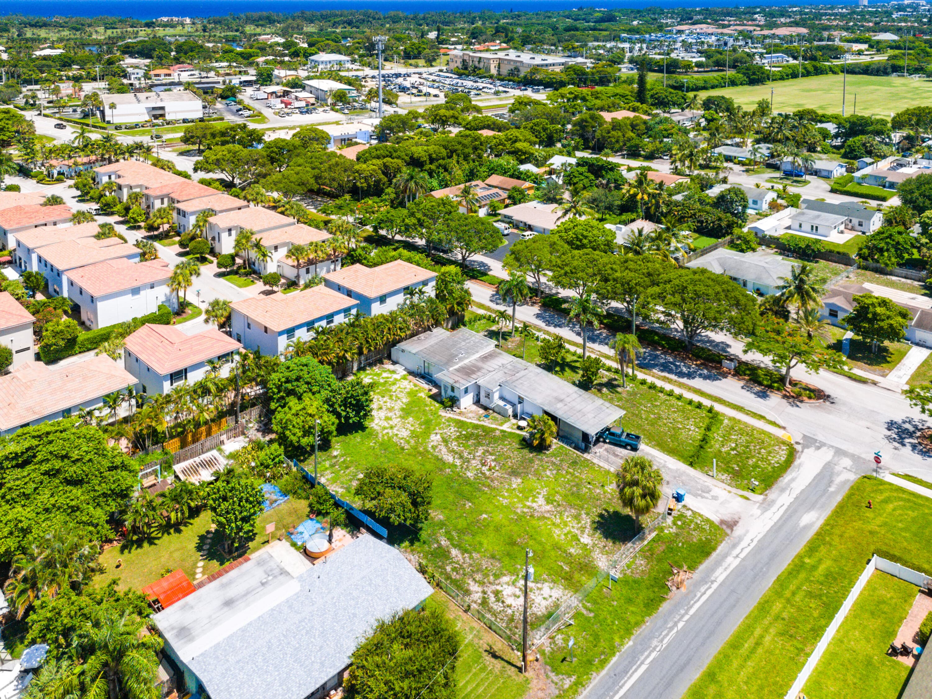 335 Gulfstream Boulevard, Boynton Beach, FL 33435 — photo 7 of 11